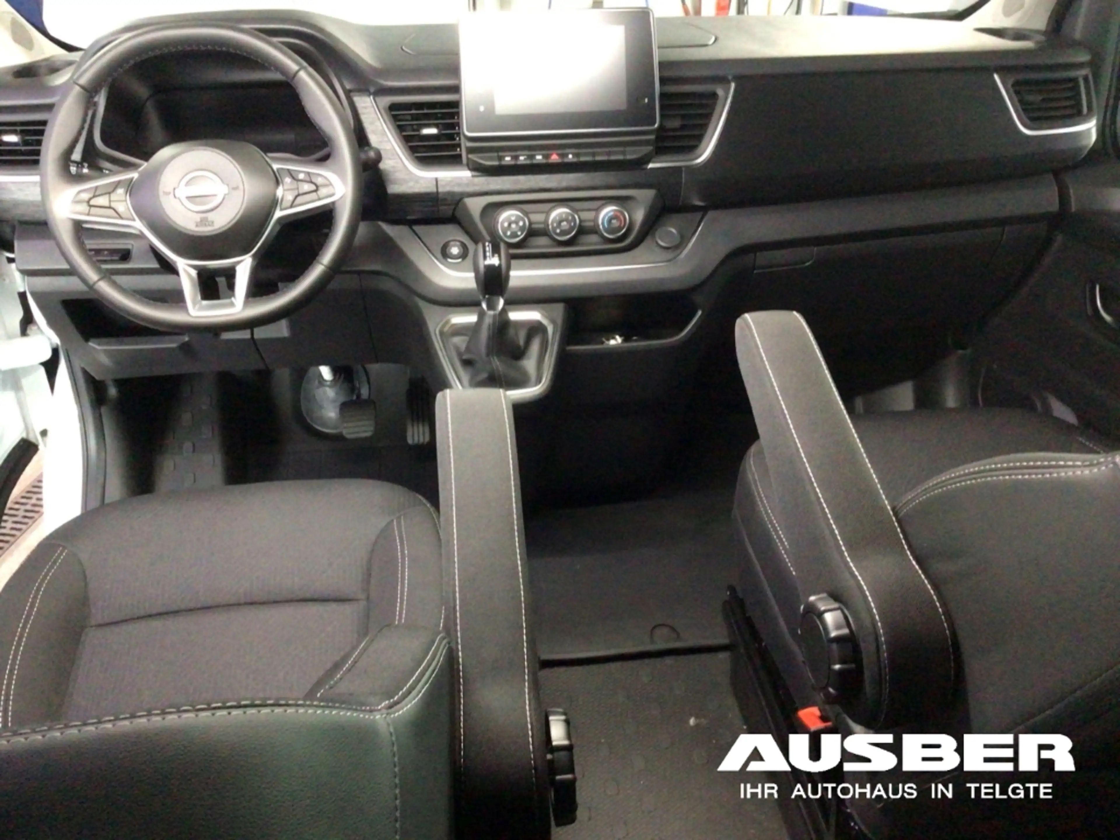 Nissan Primastar Kombi L1H1 Heckklappe 8Sitzer 2,8t Tekna Ganzjahre — photo 8