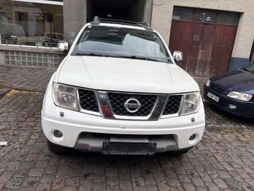 2.5 dCi 4x4 Executive uniquement l’export