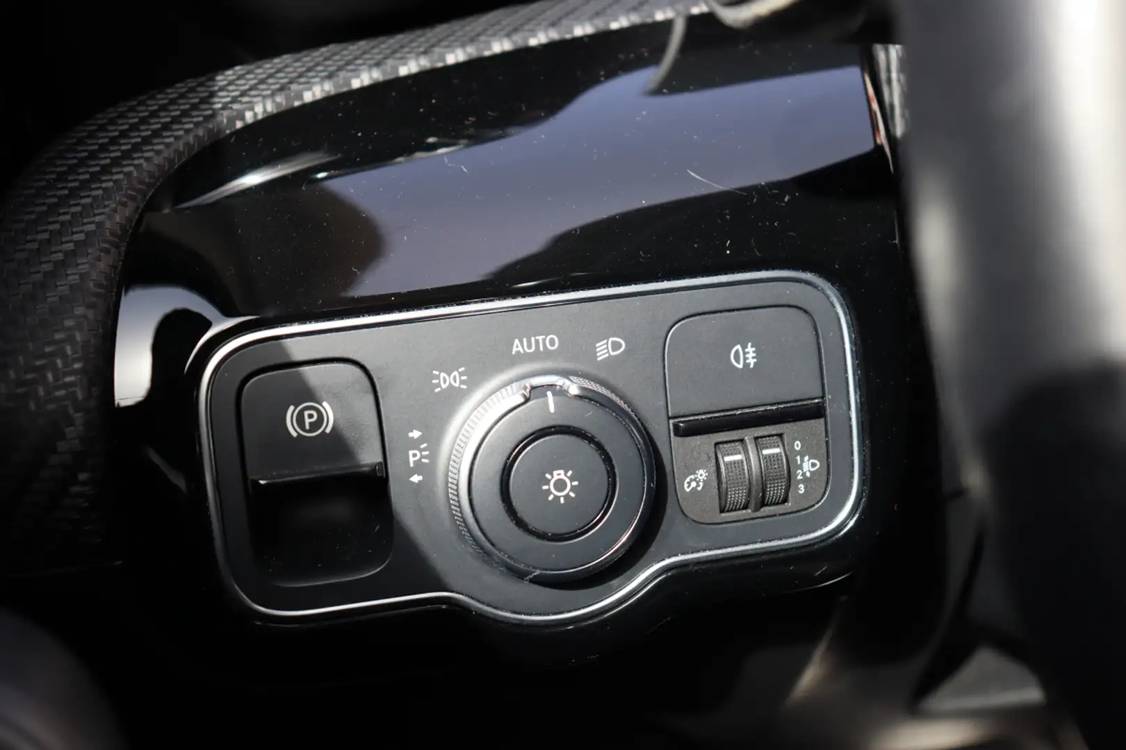 Mercedes-Benz A 140 180 d 116 Progressive Line 7G-Tronic (Suivi Merced Blau - 2