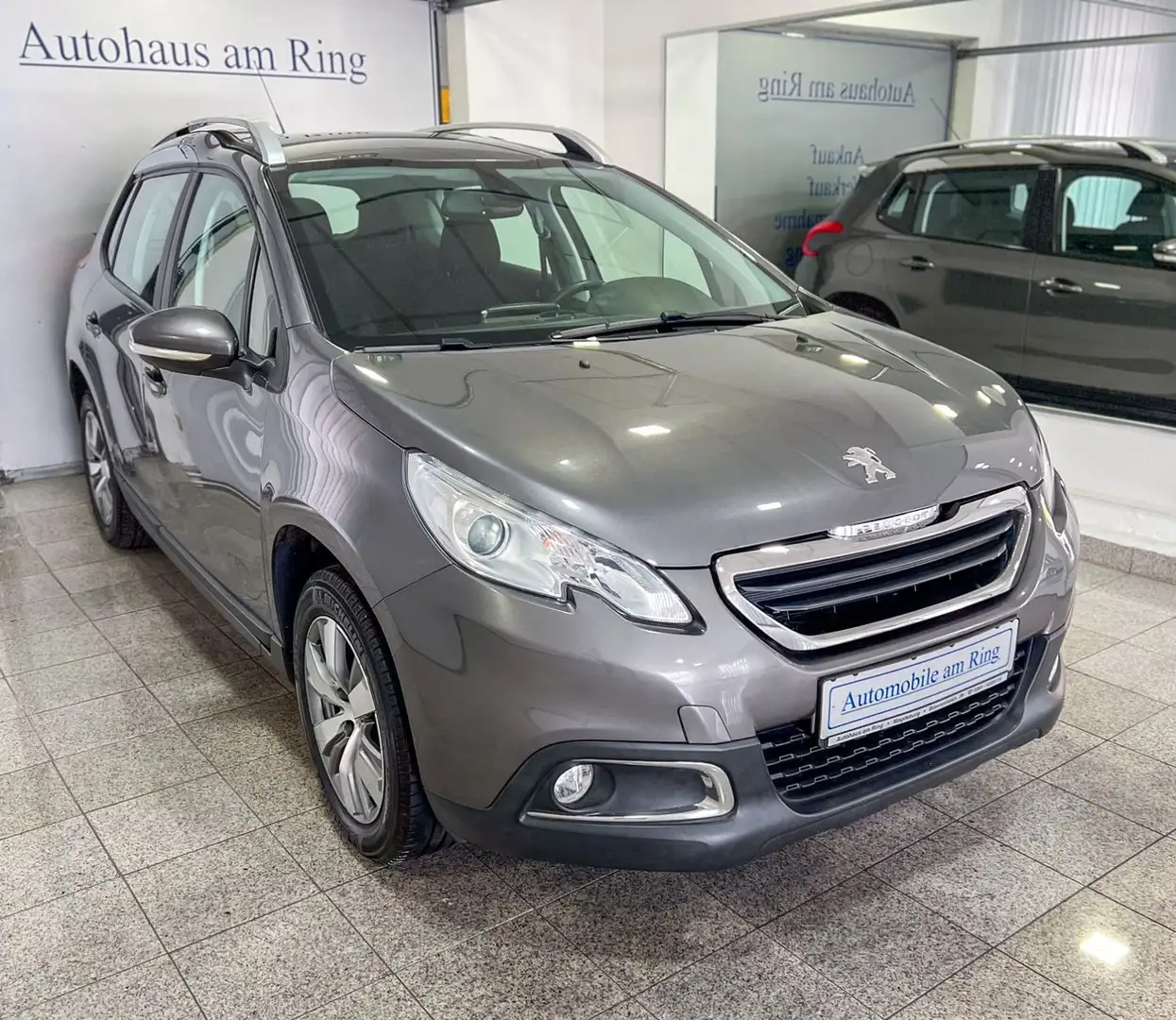 Peugeot 2008 Active Klima Navi PDC AHK Scheckheftgepfl! Grau - 1
