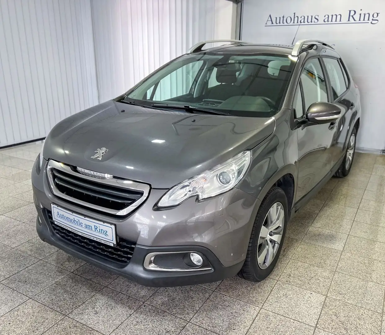 Peugeot 2008 Active Klima Navi PDC AHK Scheckheftgepfl! Grau - 2