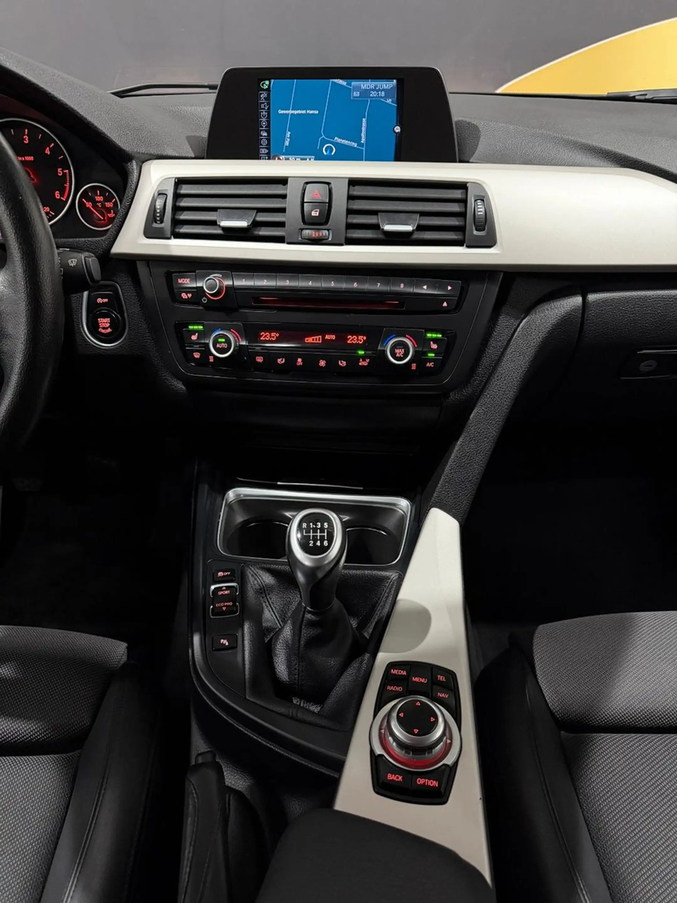 BMW 320 d Touring xDrive Temp.*AHK*Navi*Xenon*PDC*SHZ — photo 15