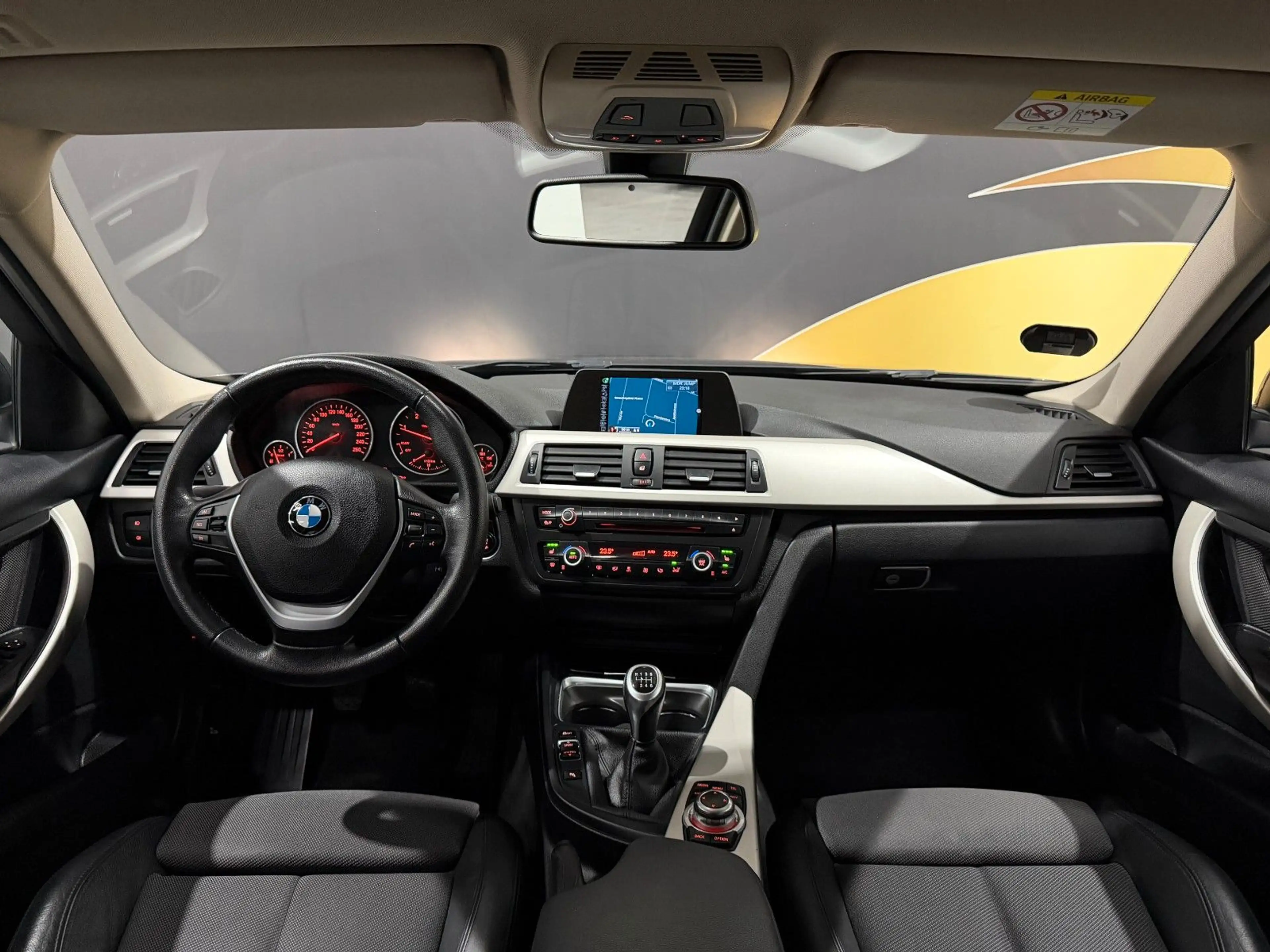BMW 320 d Touring xDrive Temp.*AHK*Navi*Xenon*PDC*SHZ — photo 9