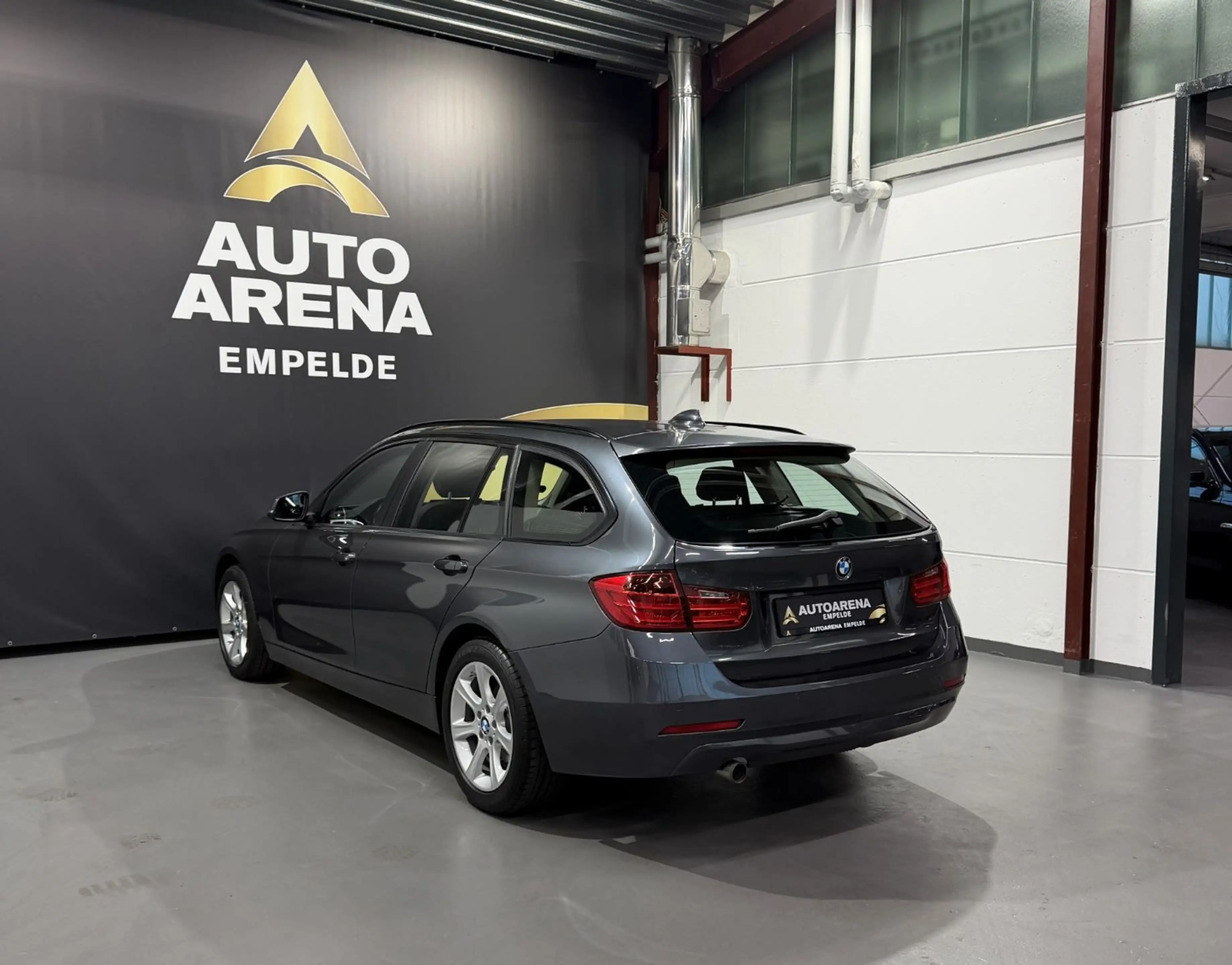 BMW 320 d Touring xDrive Temp.*AHK*Navi*Xenon*PDC*SHZ — photo 7