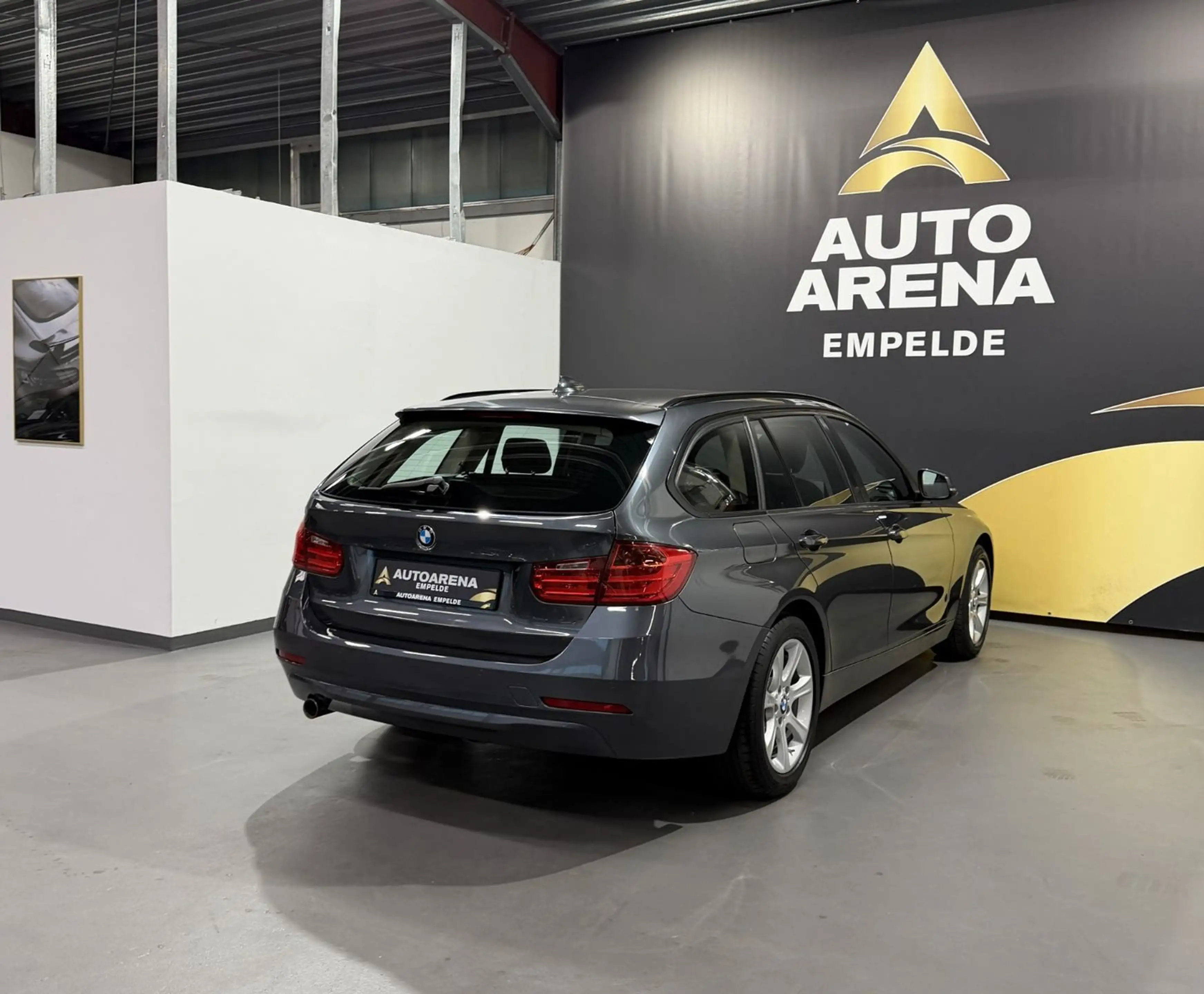 BMW 320 d Touring xDrive Temp.*AHK*Navi*Xenon*PDC*SHZ — photo 5