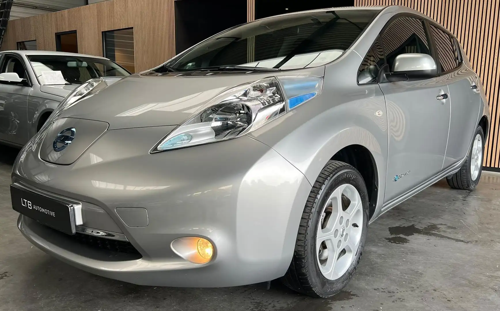 Nissan Leaf Acenta 30 kWh | Camera | Keyless | Cruise | Airco Gris - 1