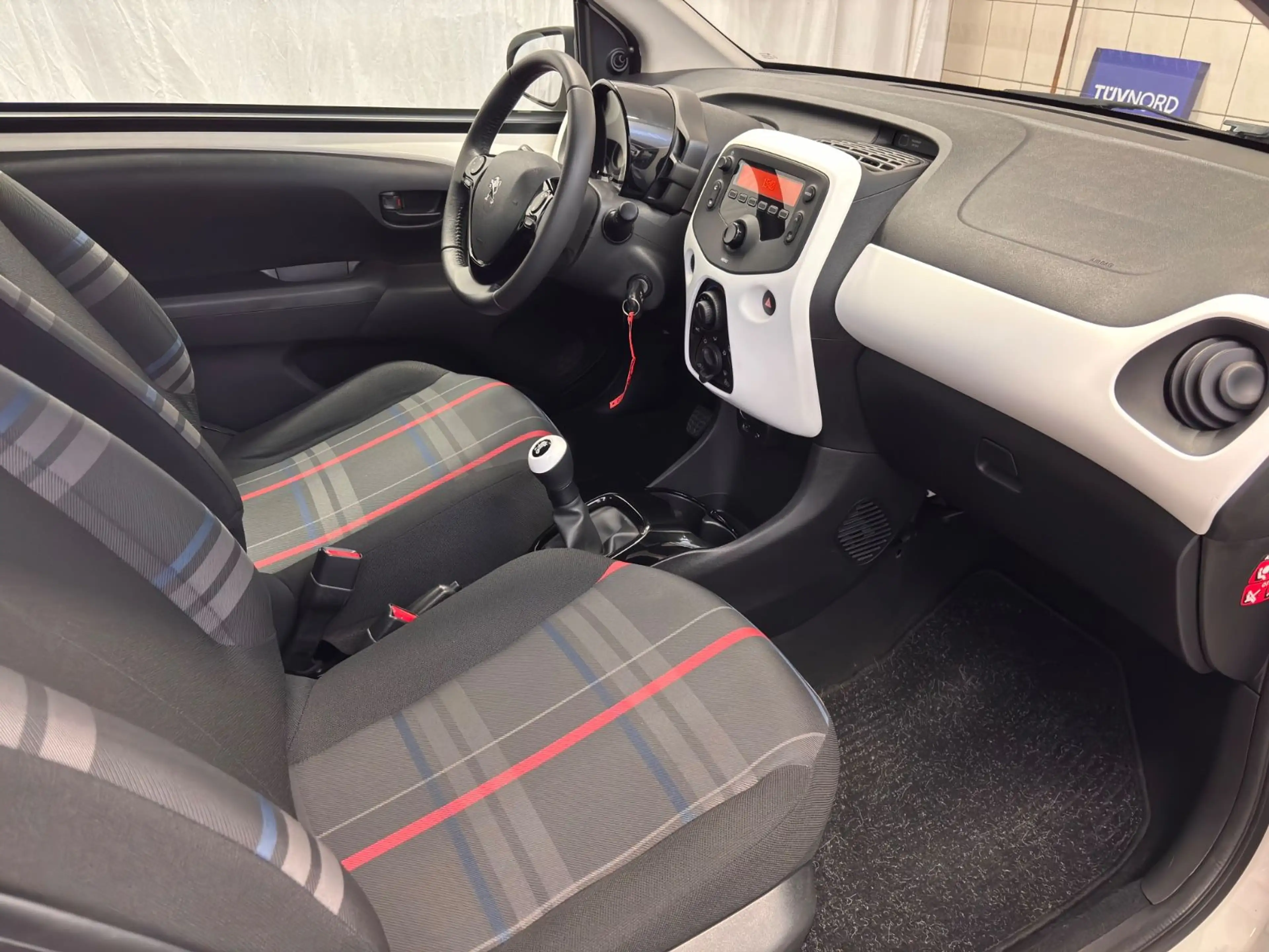 Peugeot 108 Active Bluetooth Klima — photo 13