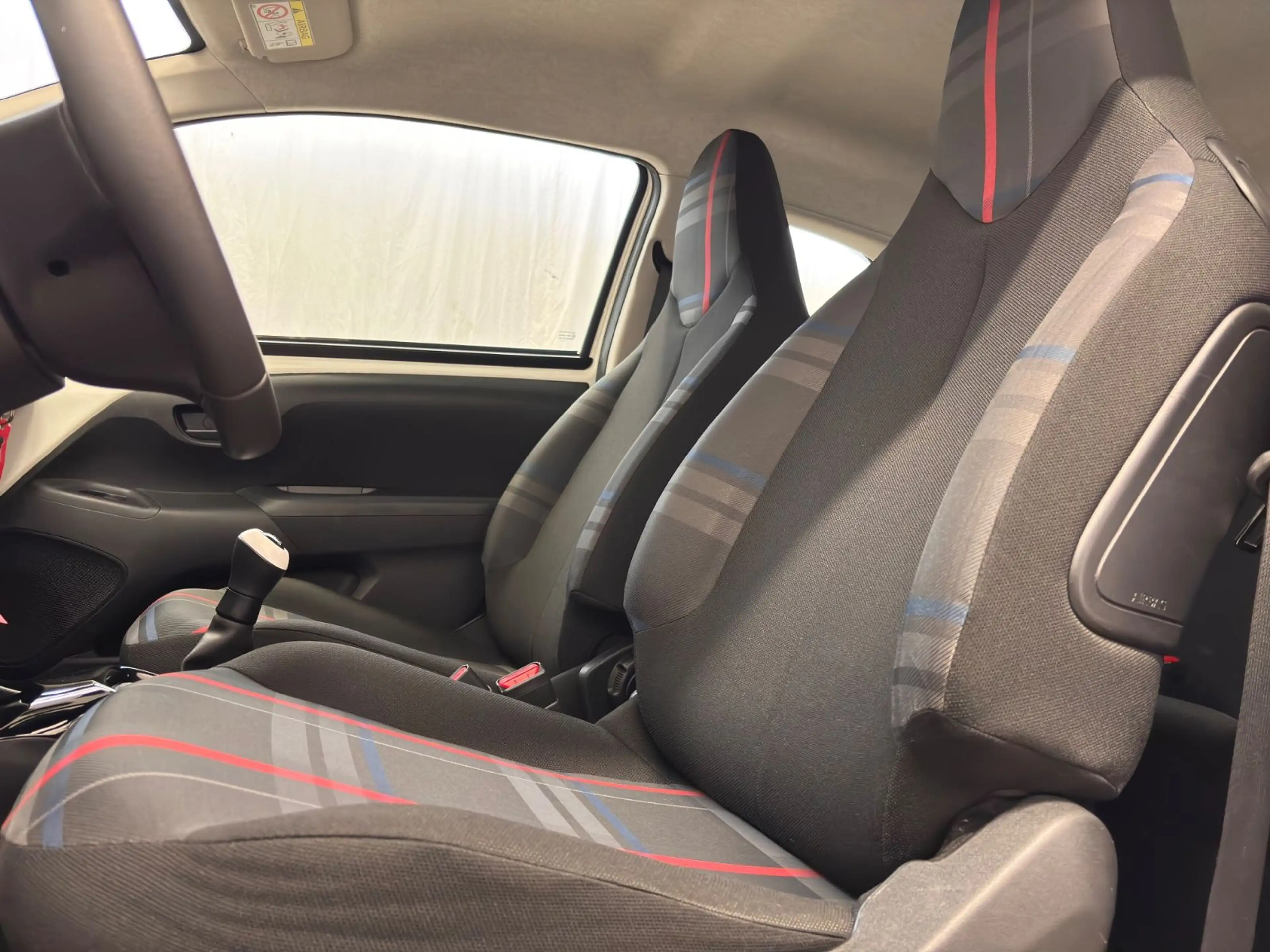 Peugeot 108 Active Bluetooth Klima — photo 12