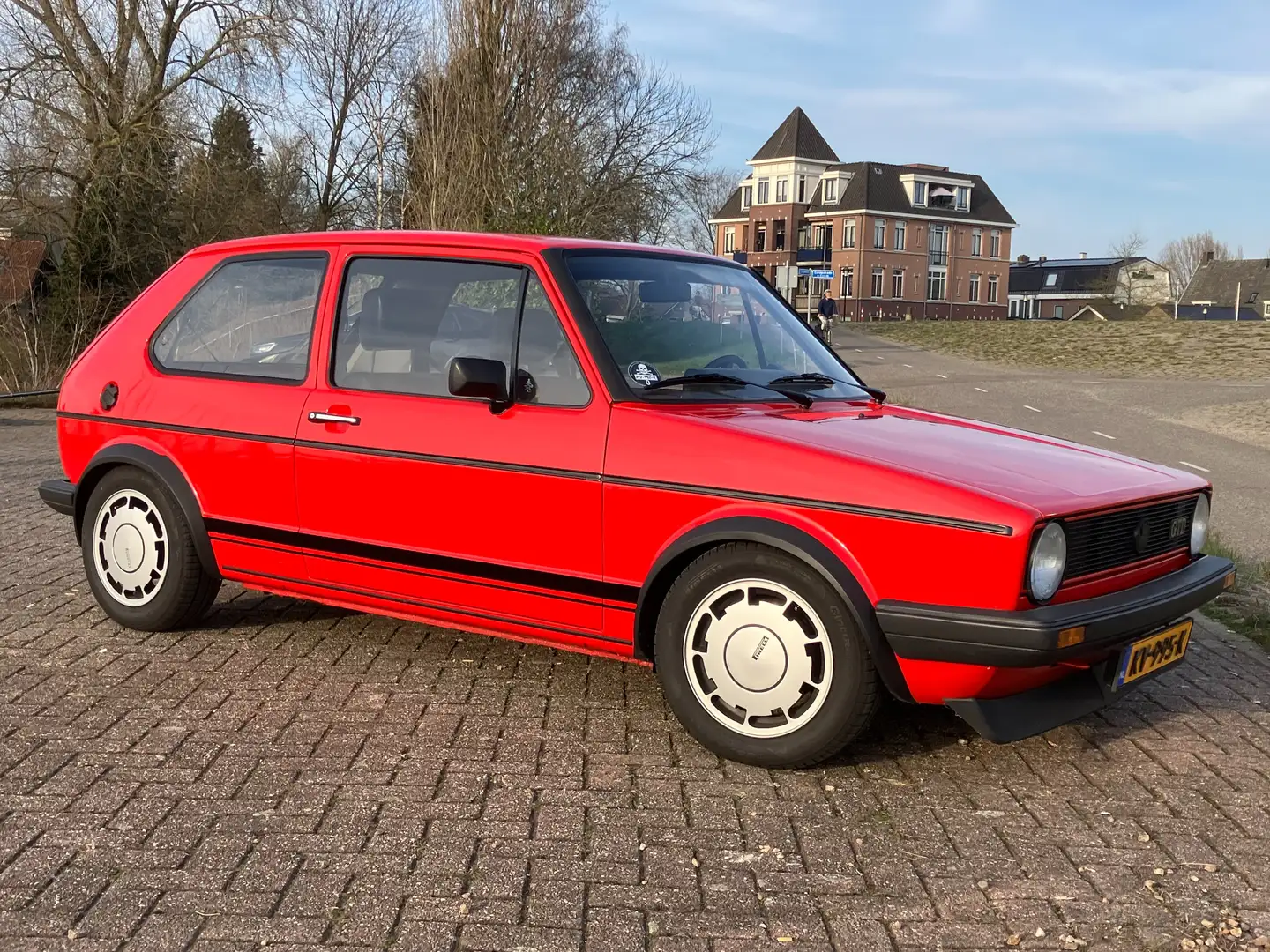 Volkswagen Golf GTD (original) Rouge - 2
