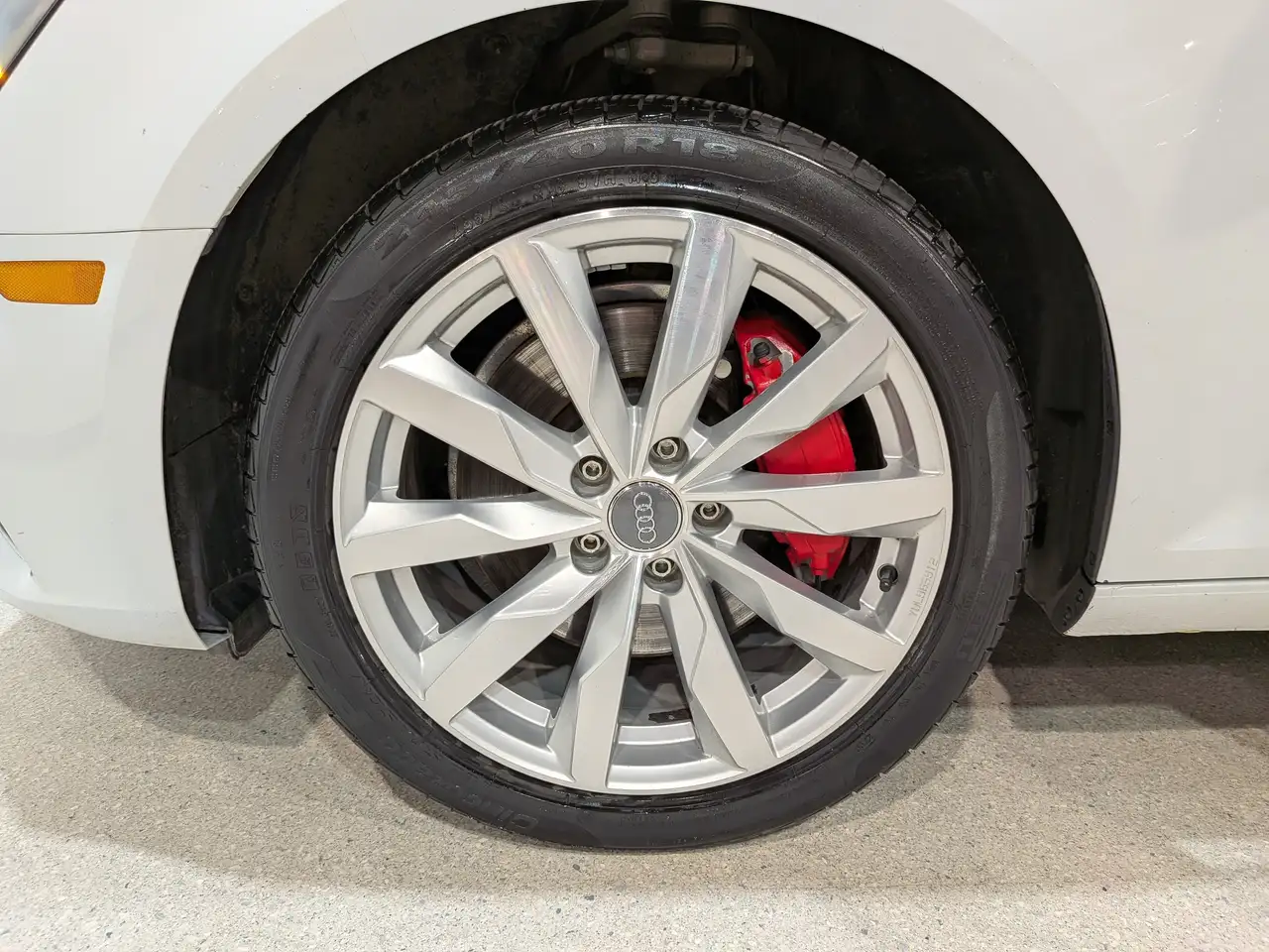 Audi A4 снимка Audi A4