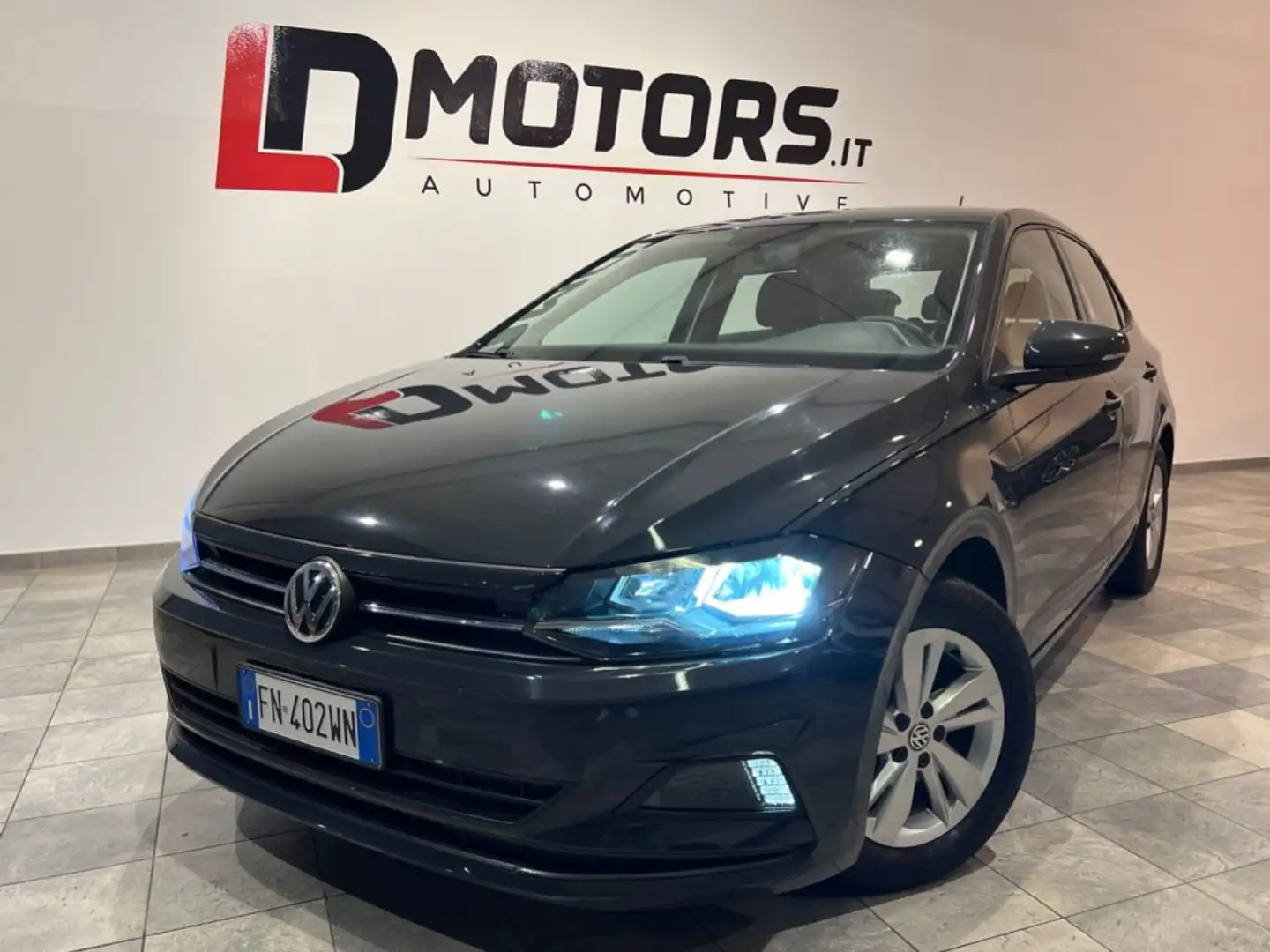 Volkswagen Polo 1.0 MPI 5p. Trendline BlueMotion Technology Grau - 2
