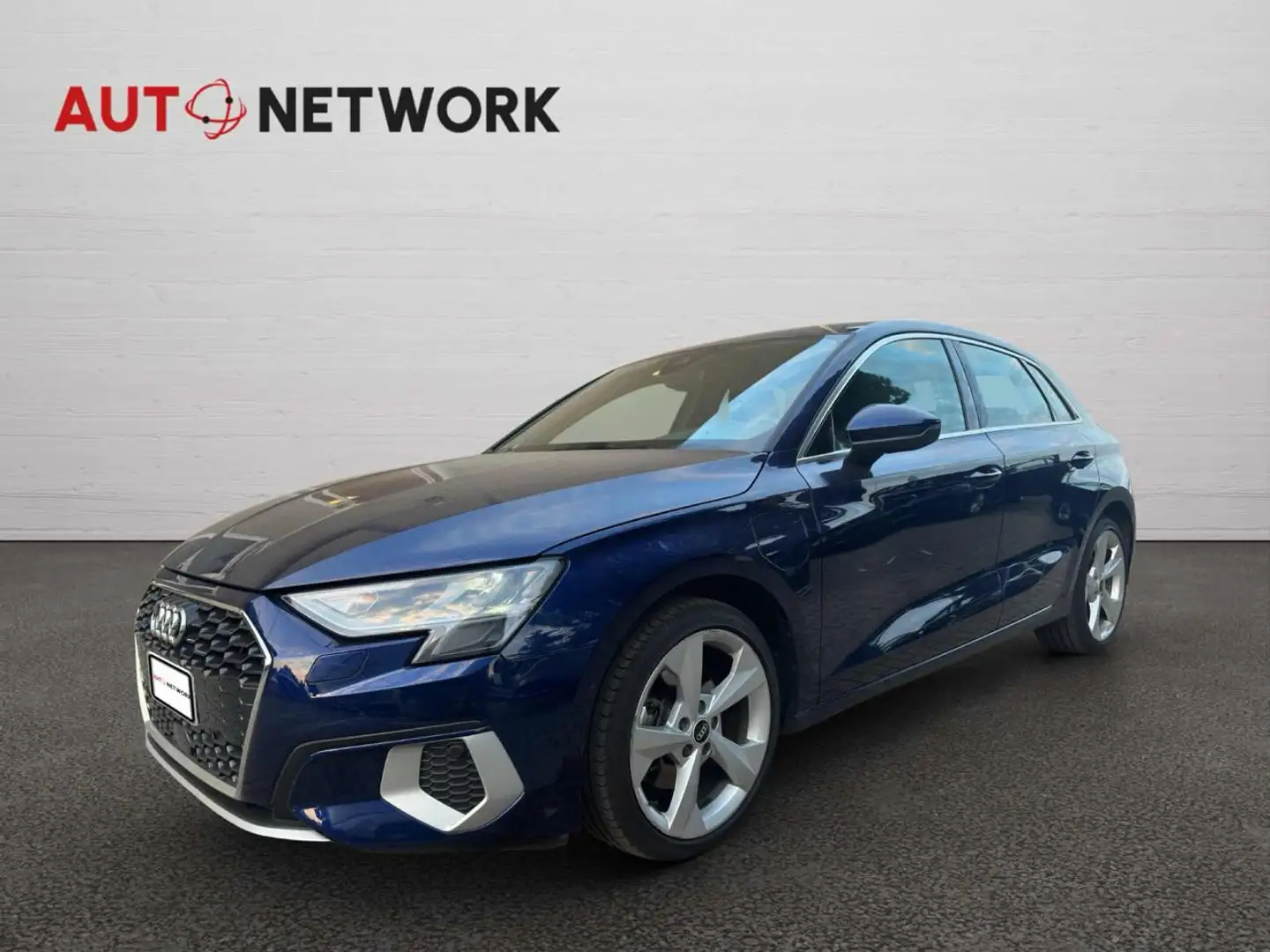 Audi A3 SPB 40 TFSI e S tronic Business Advanced Bleu - 2