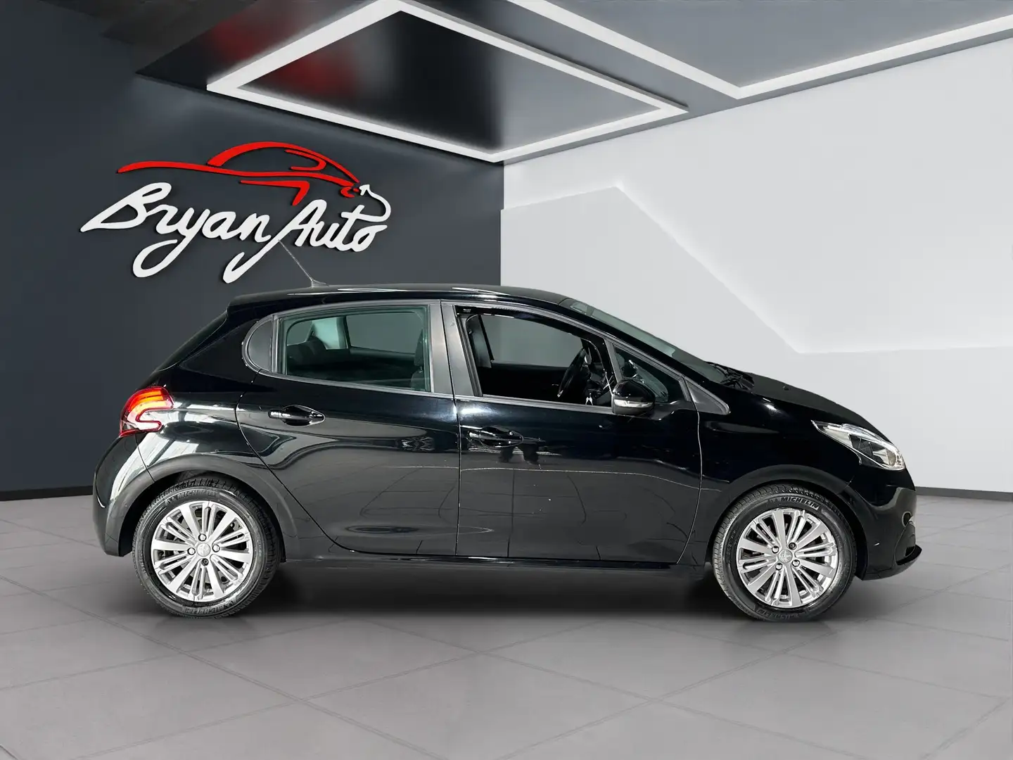 Peugeot 208 5p 1.5 bluehdi Allure s - 1