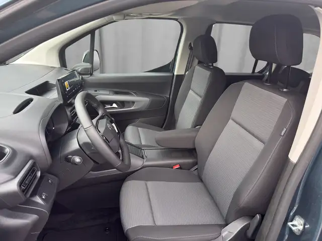 Toyota Proace City view 9