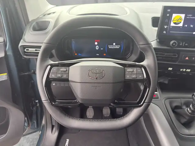 Toyota Proace City view 12