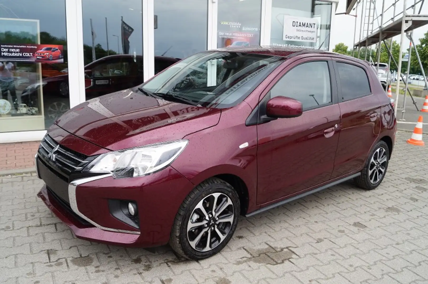 Mitsubishi Space Star Select+ 1.2 MIVEC ClearTec 5-Gang Rouge - 1