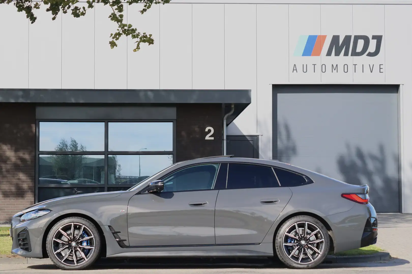 BMW 440 M440i Gran Coupe xDrive 374PK Laser Pano 360° Grijs - 2