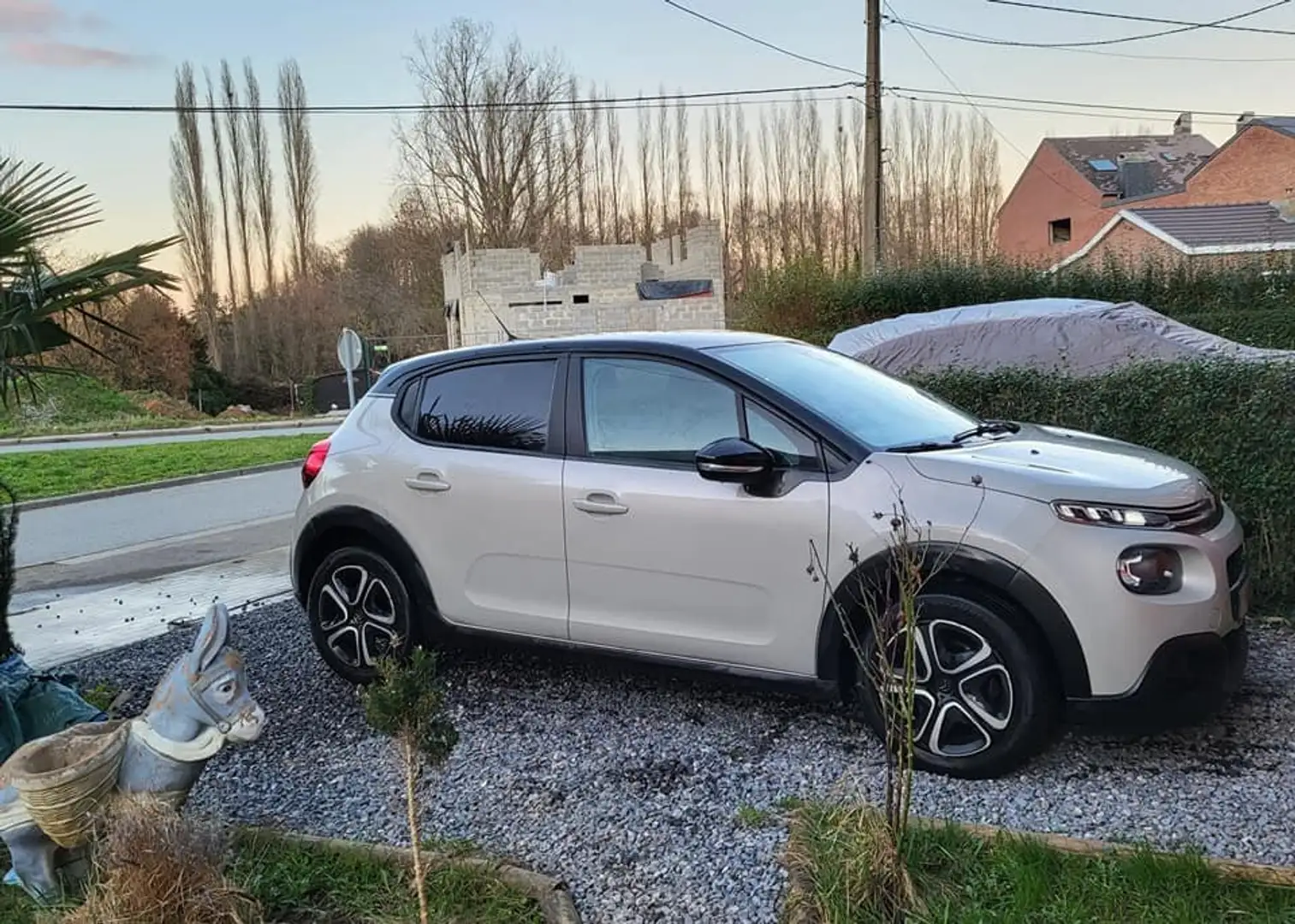 Citroen C3 C3 1.2i  Feel très belle/ Navi/Entretien OK Beige - 1