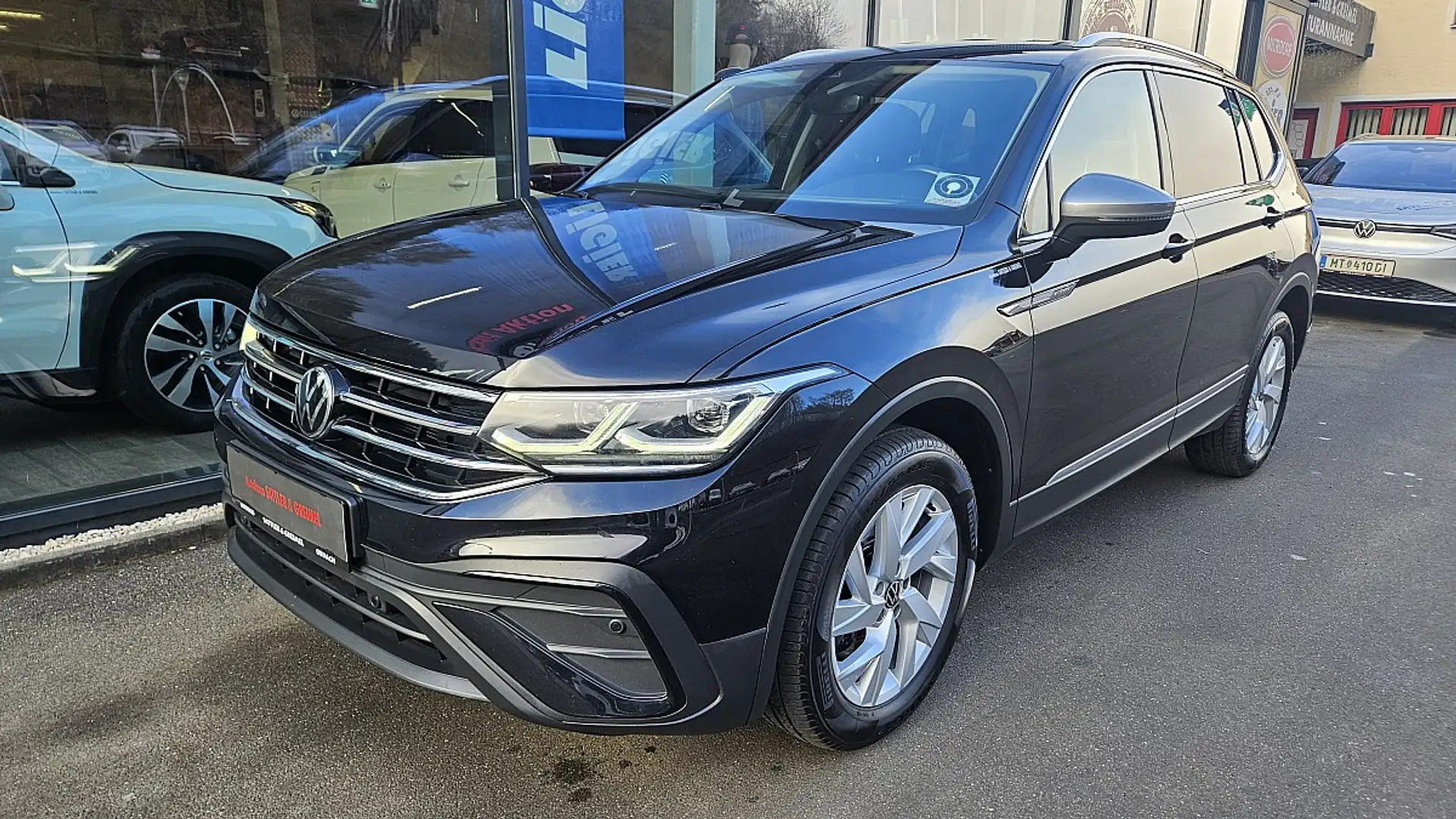Volkswagen Tiguan Allspace Tiguan 2,0 TDI SCR DSG 4Motion Allspace Life Schwarz - 2