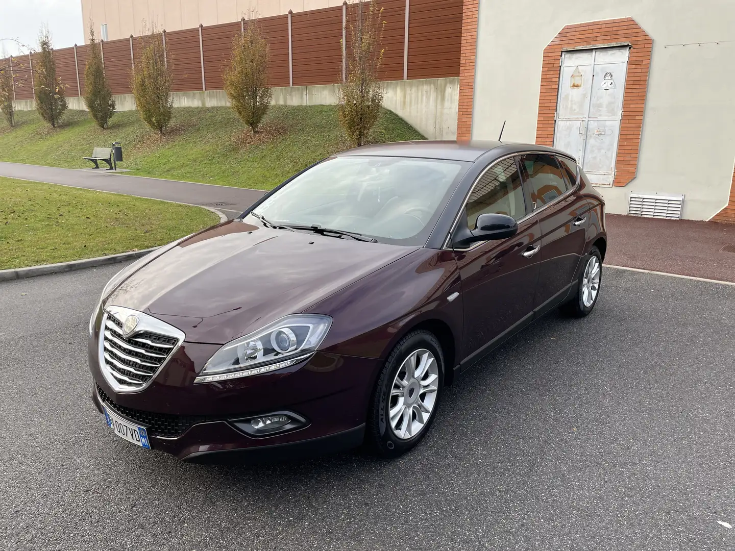 Lancia Delta 1.4 tjt Silver 120cv Mauve - 1