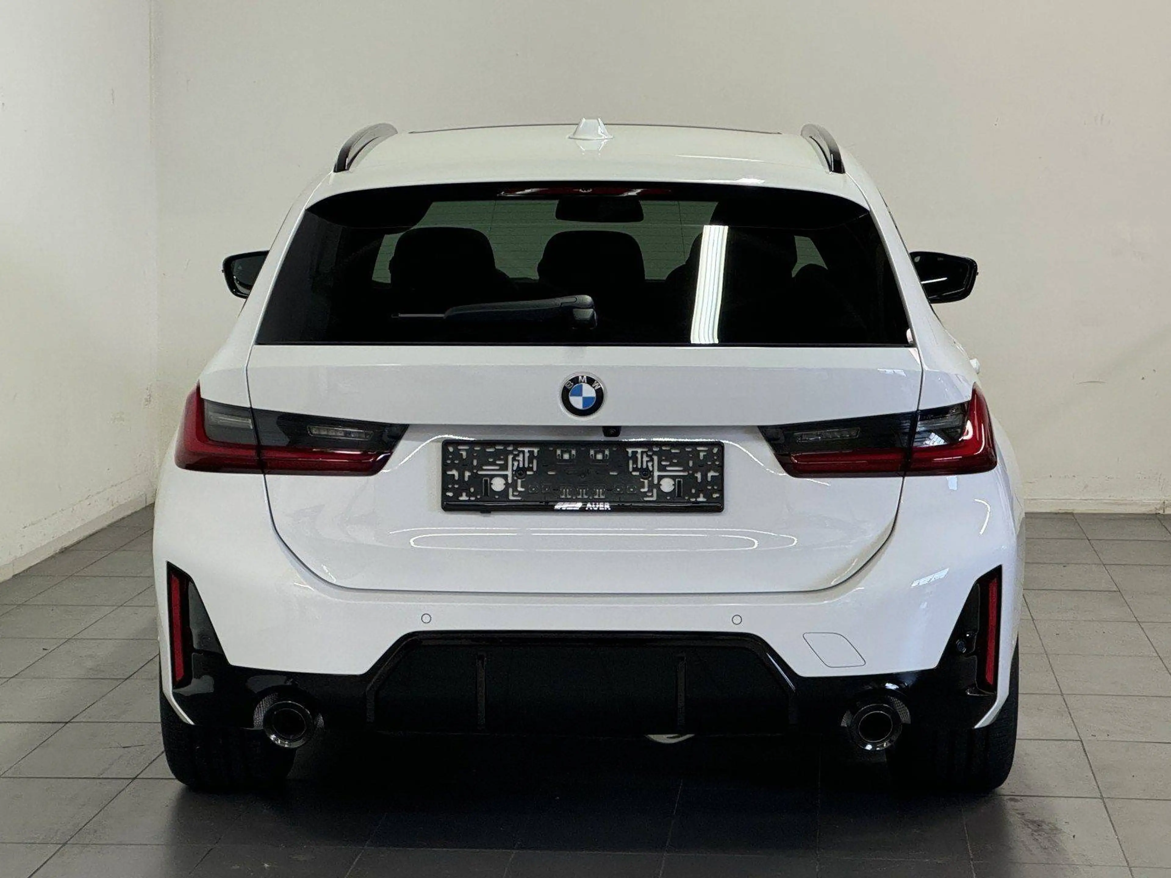 BMW 320 320 i M Sport — photo 2
