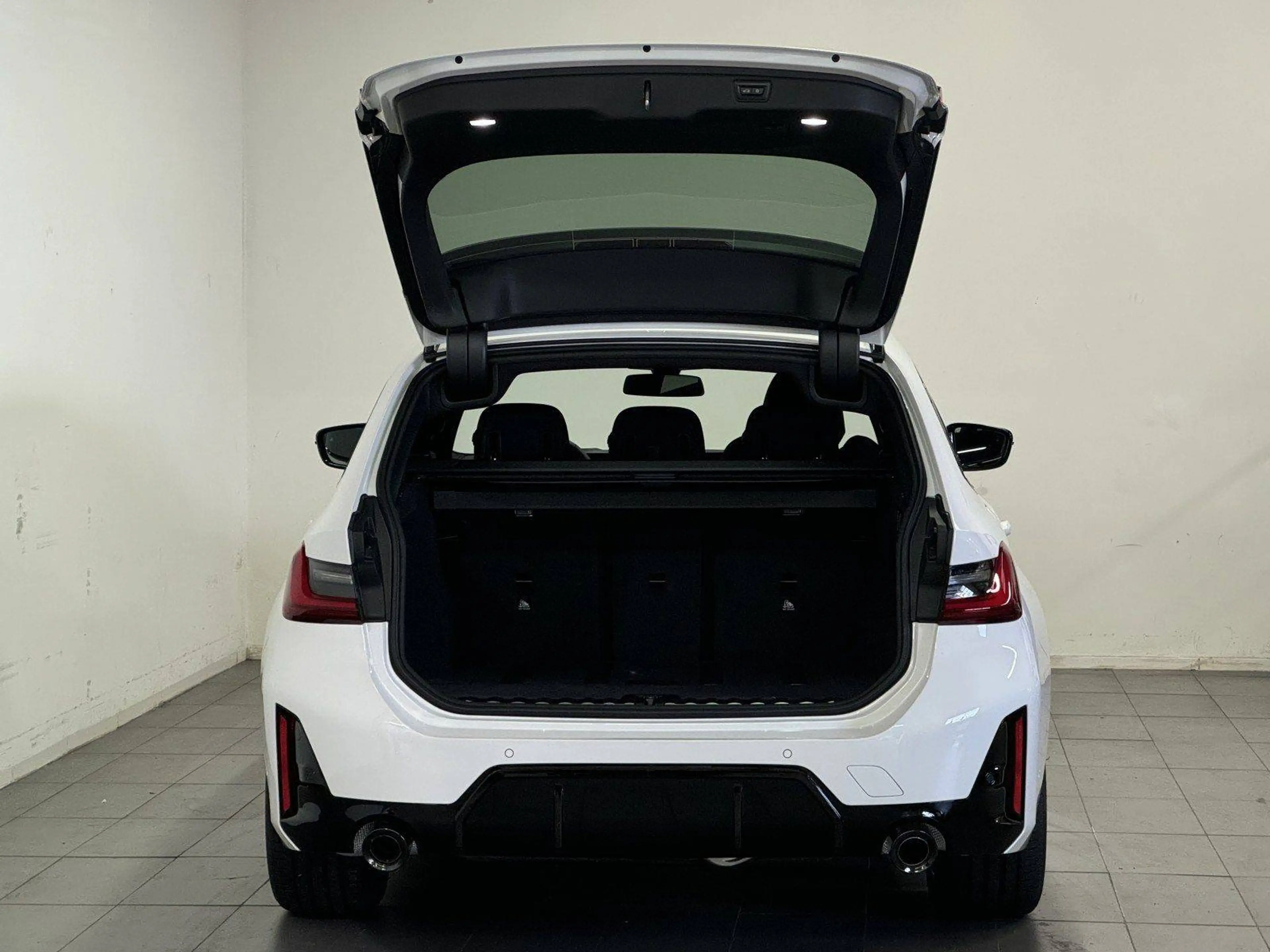 BMW 320 320 i M Sport — photo 3