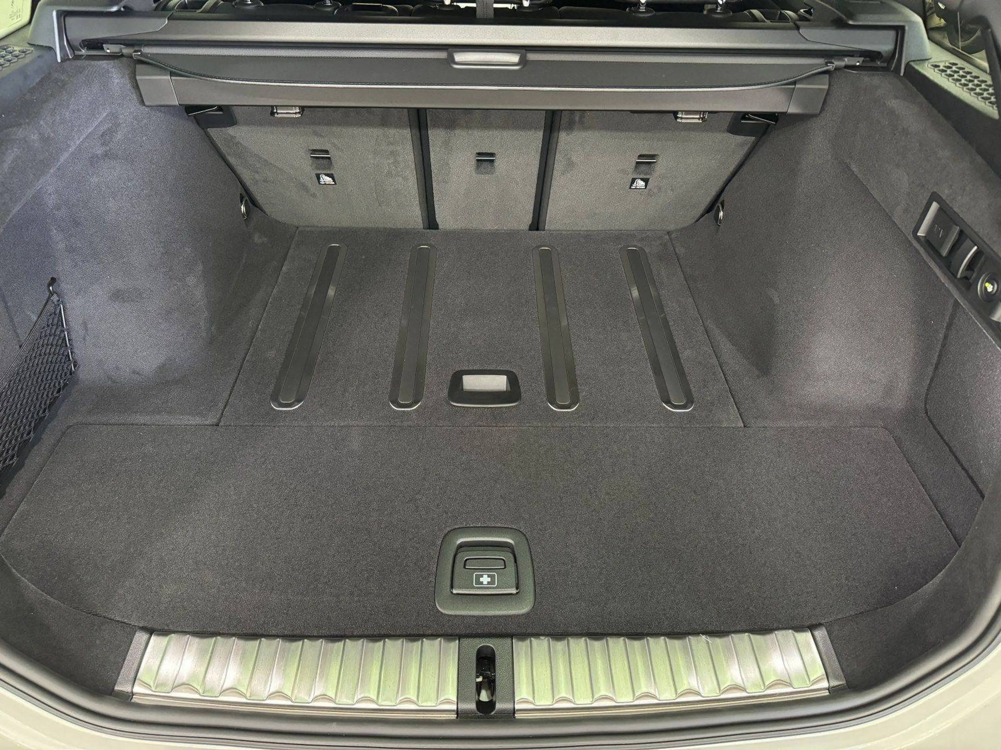 BMW 320 320 i M Sport — photo 10