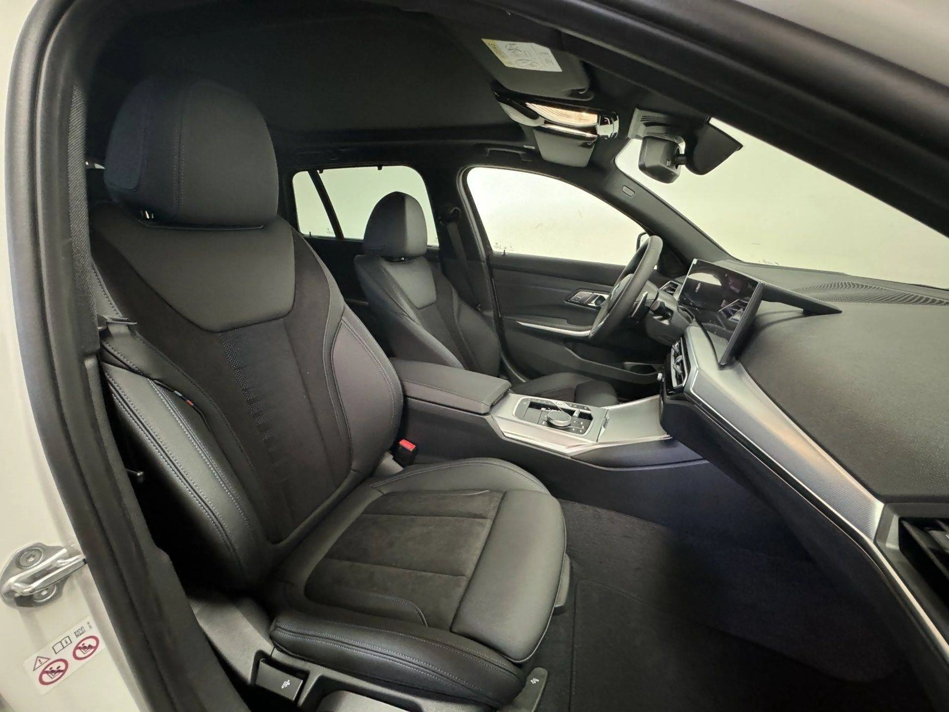 BMW 320 320 i M Sport — photo 7