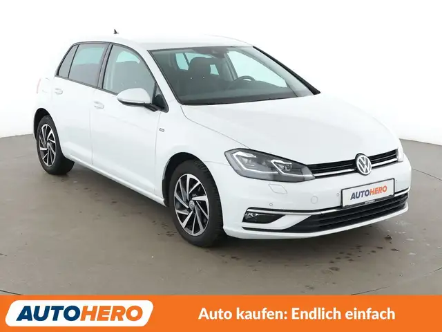 Volkswagen Golf view 8