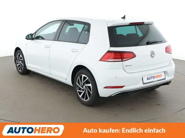 Volkswagen Golf view 4