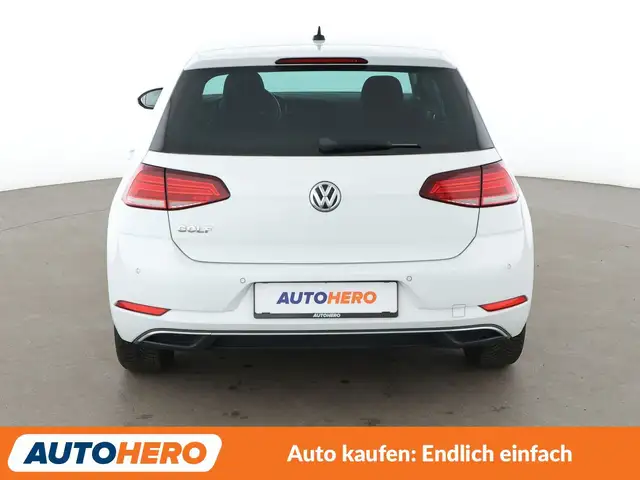 Volkswagen Golf view 5