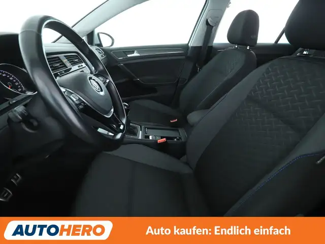 Volkswagen Golf view 10