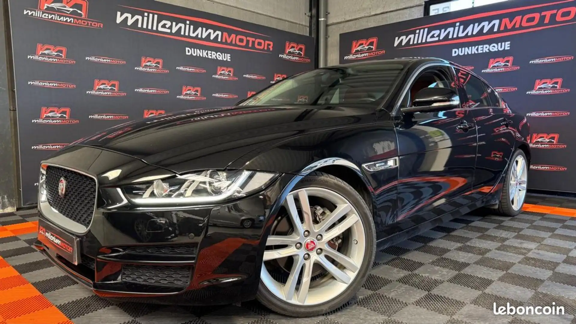 Jaguar XE r-sport 2.0d 180 cv garantie 6 mois Noir - 1