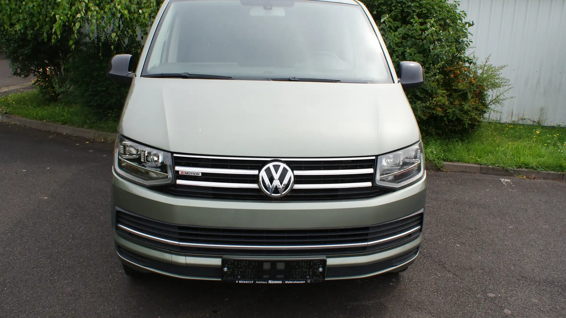 Volkswagen T5 Multivan Multivan 4Motion Allrad 174 PS Grün - 2