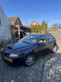 1.6 Twin Spark Distinctive