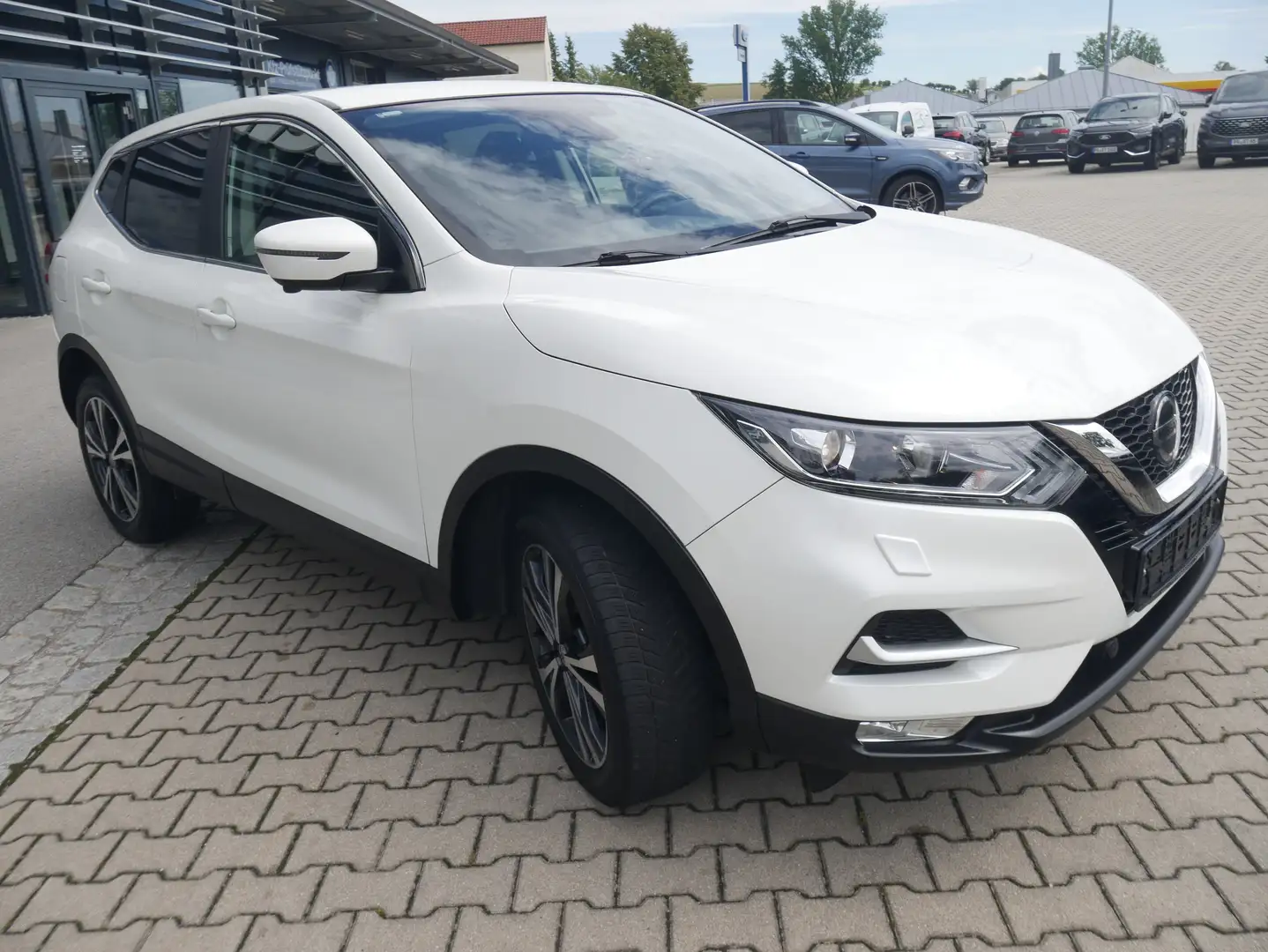 Nissan Qashqai N-Connecta Visia NAVI 360° Kamera Tempomat BT Weiß - 2