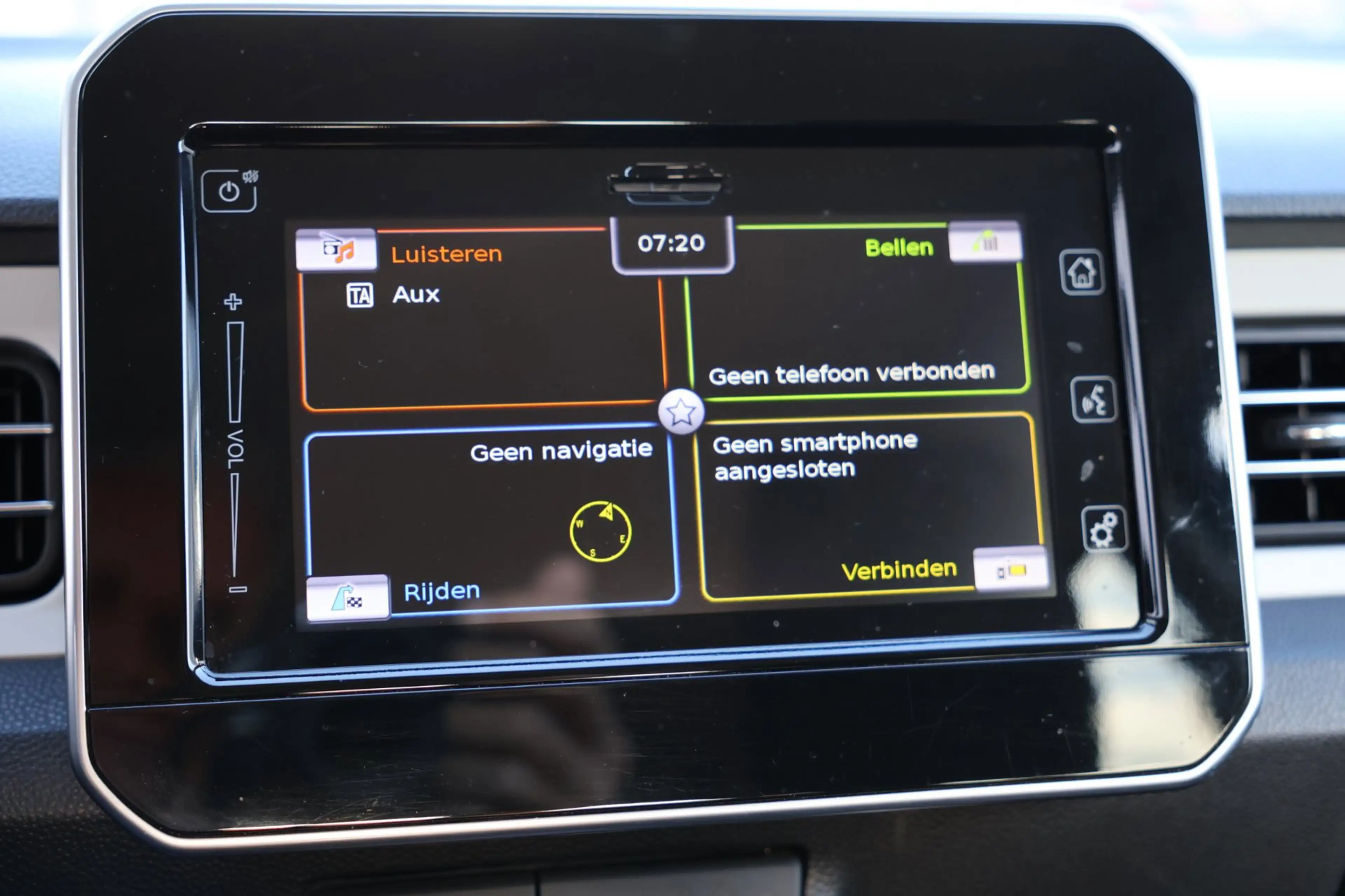 Suzuki Ignis 1.2 Smart Hybrid Stijl Camera Carplay Keyless !! — photo 25