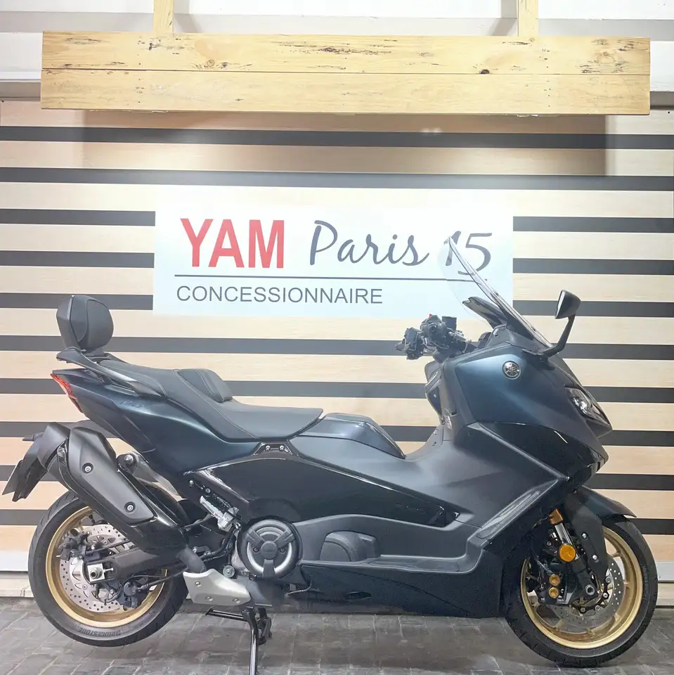 Yamaha Tmax 560