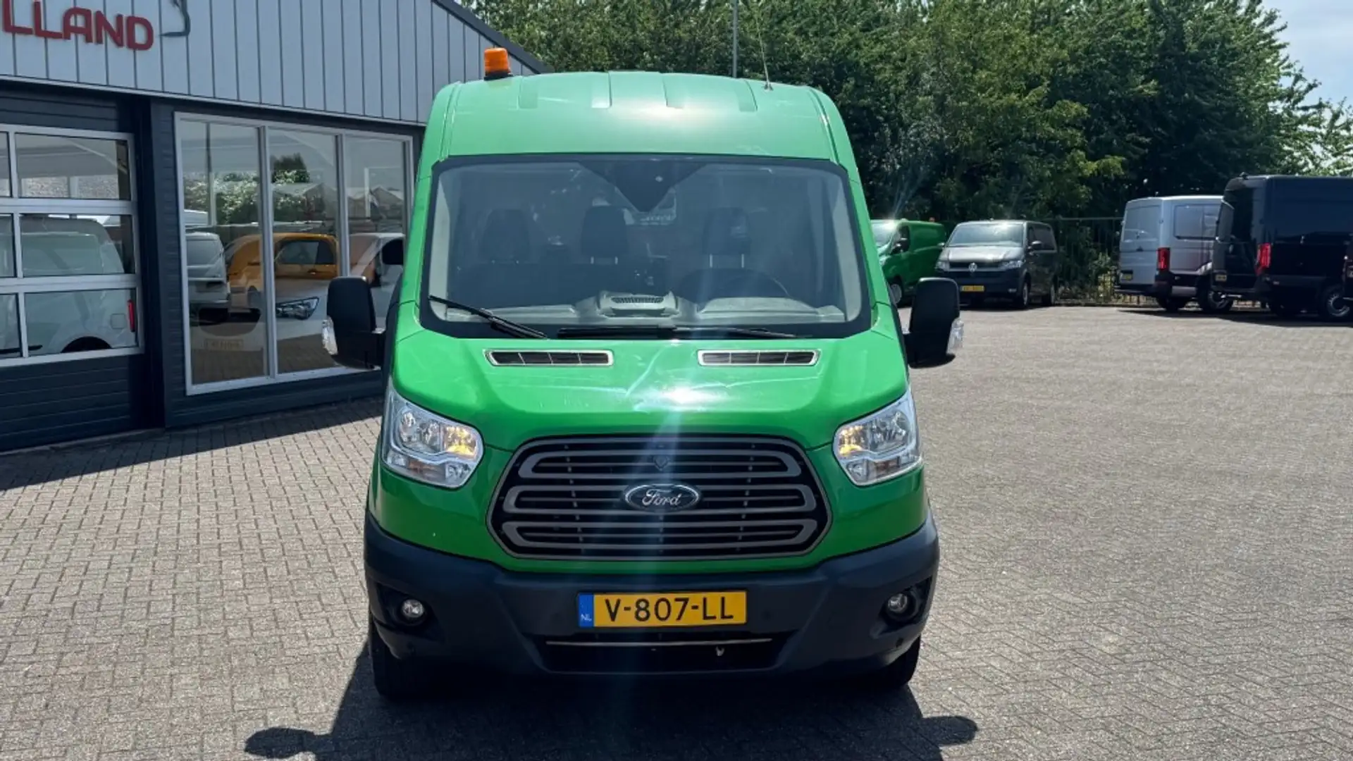 Ford Transit 2.0 TDCI 96KW 131PK L3H2 EURO 6 AIRCO/ NAVIGATIE/ Groen - 2