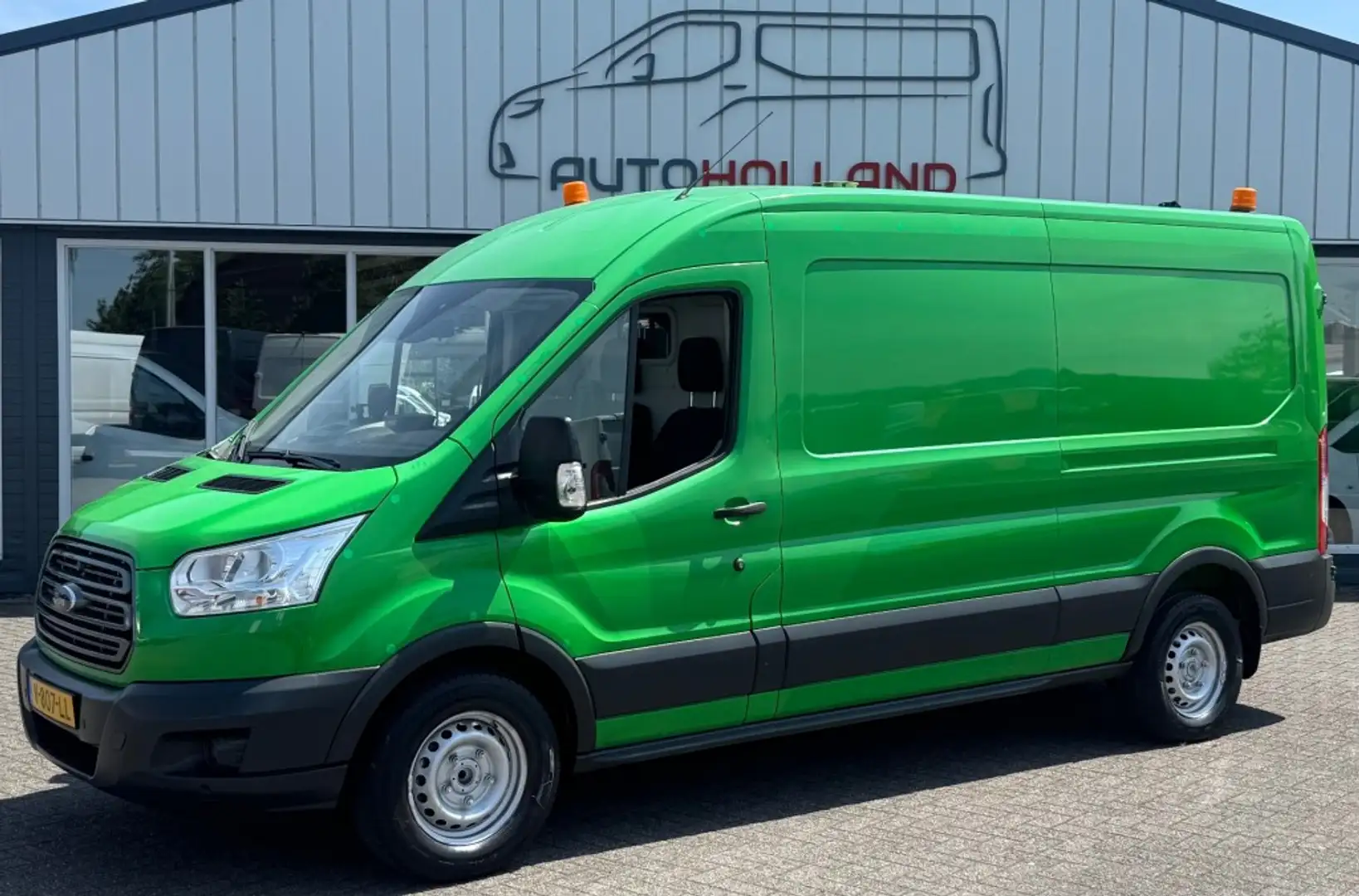 Ford Transit 2.0 TDCI 96KW 131PK L3H2 EURO 6 AIRCO/ NAVIGATIE/ Groen - 1