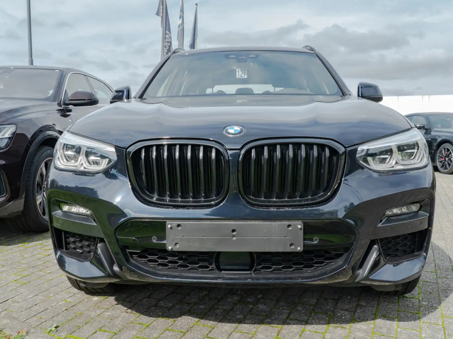 BMW X3 xDrive 30d M-Sport AHK HUD LED ACC NAVI Noir - 2