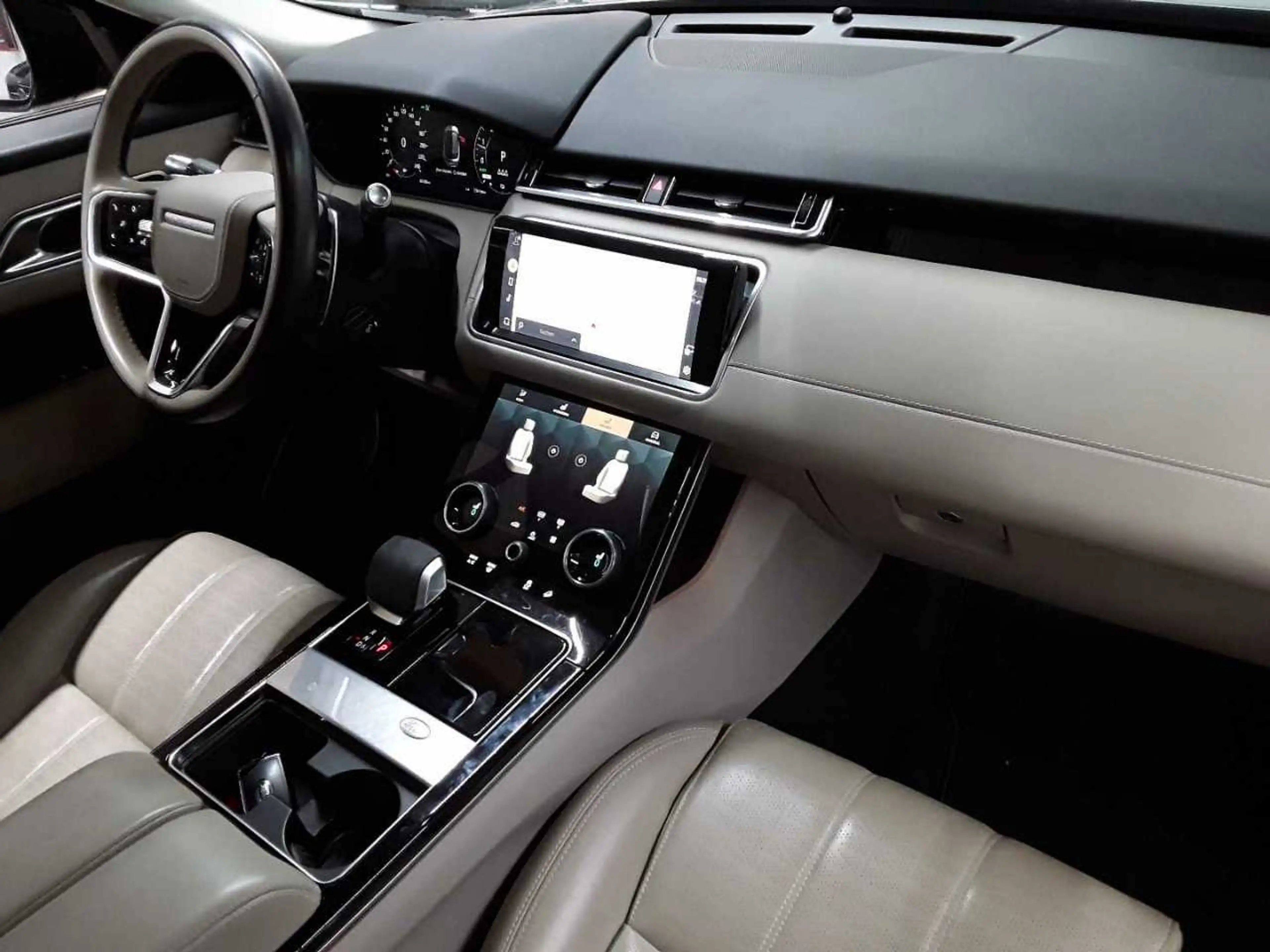 Land Rover Range Rover Velar Range Rover Velar P400e S Navi Pano — photo 9