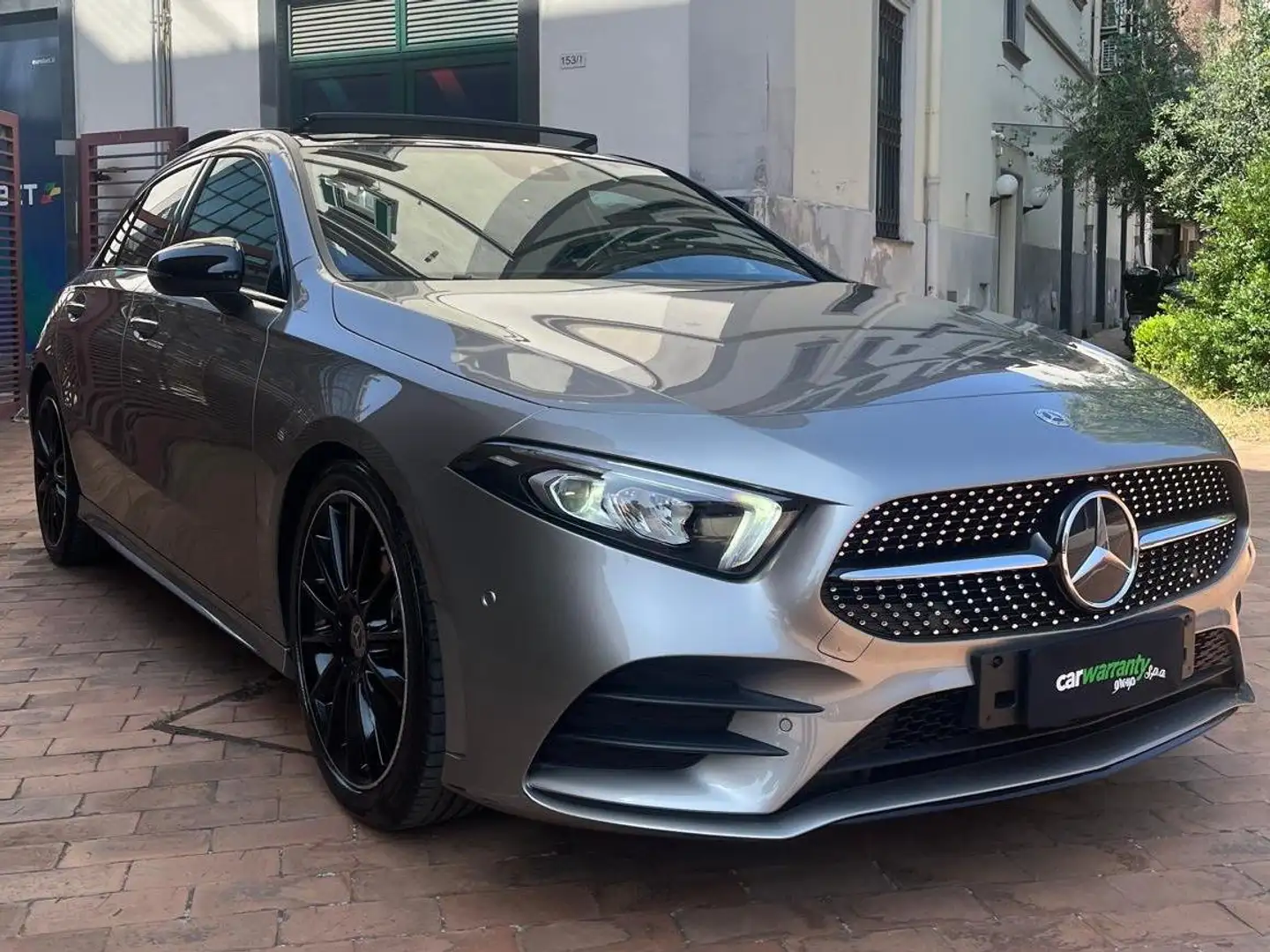 Mercedes-Benz A 180 A 180 d Premium auto Gris - 1