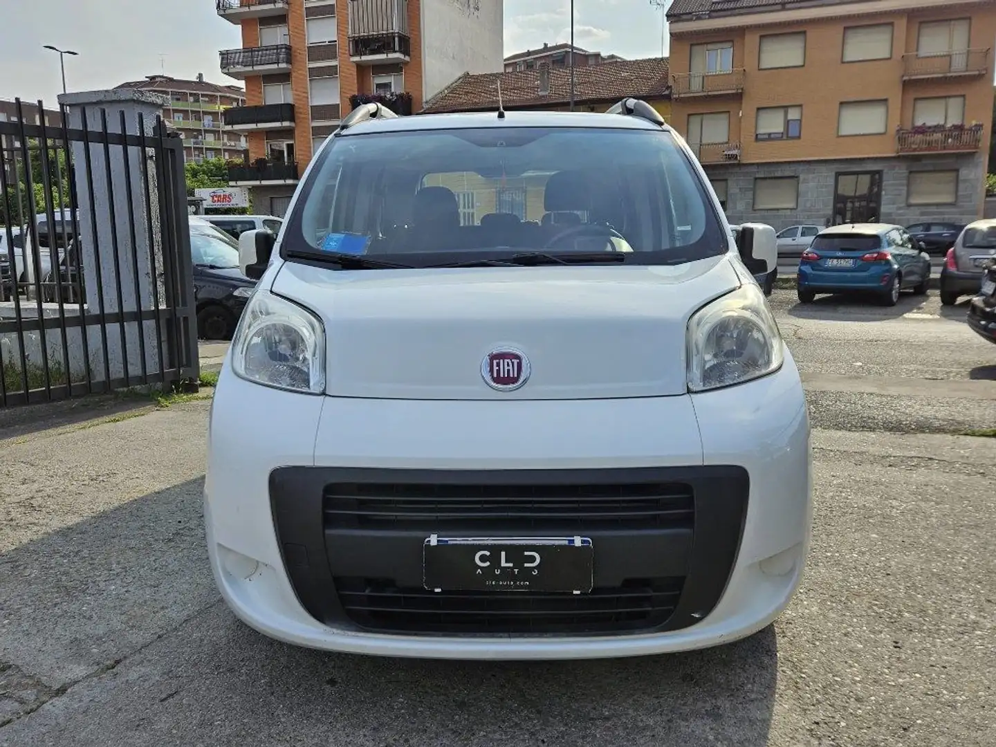 Fiat Qubo 1.3 MJT 75 CV  AUTOMATICO Weiß - 2