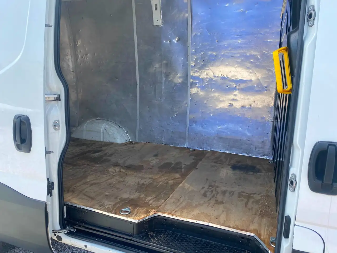 Iveco Daily 2022 — фото 10