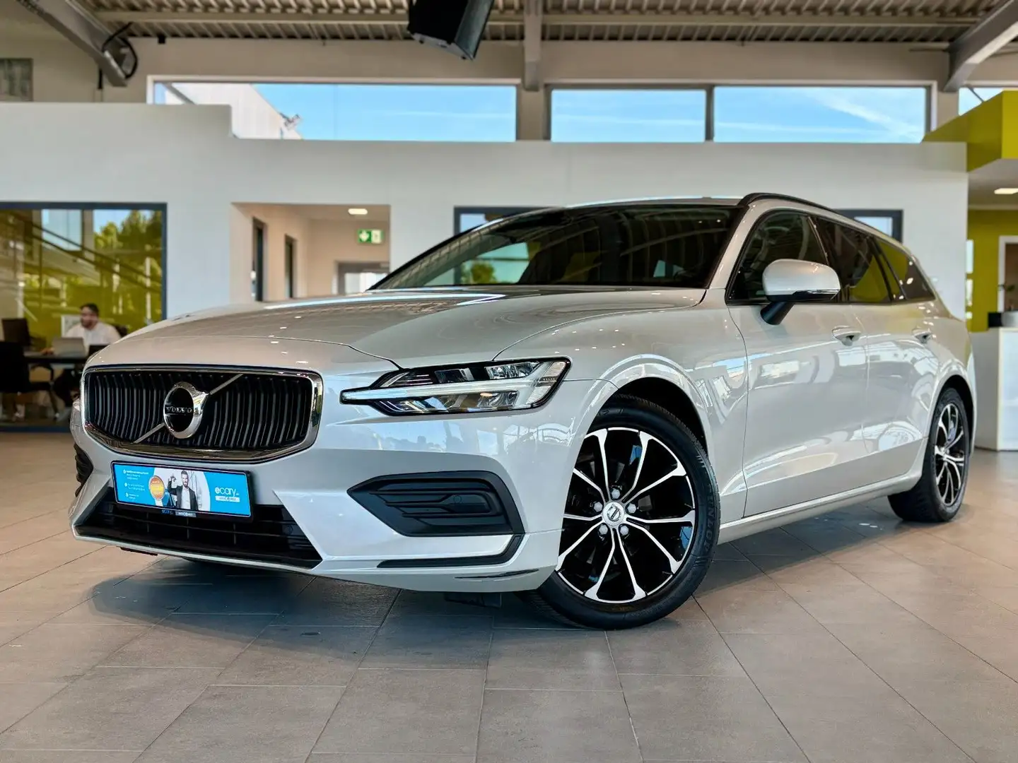 Volvo V60 Kombi*Momentum*WHIPS*DAC*LKA*HSA*RSI* - 1