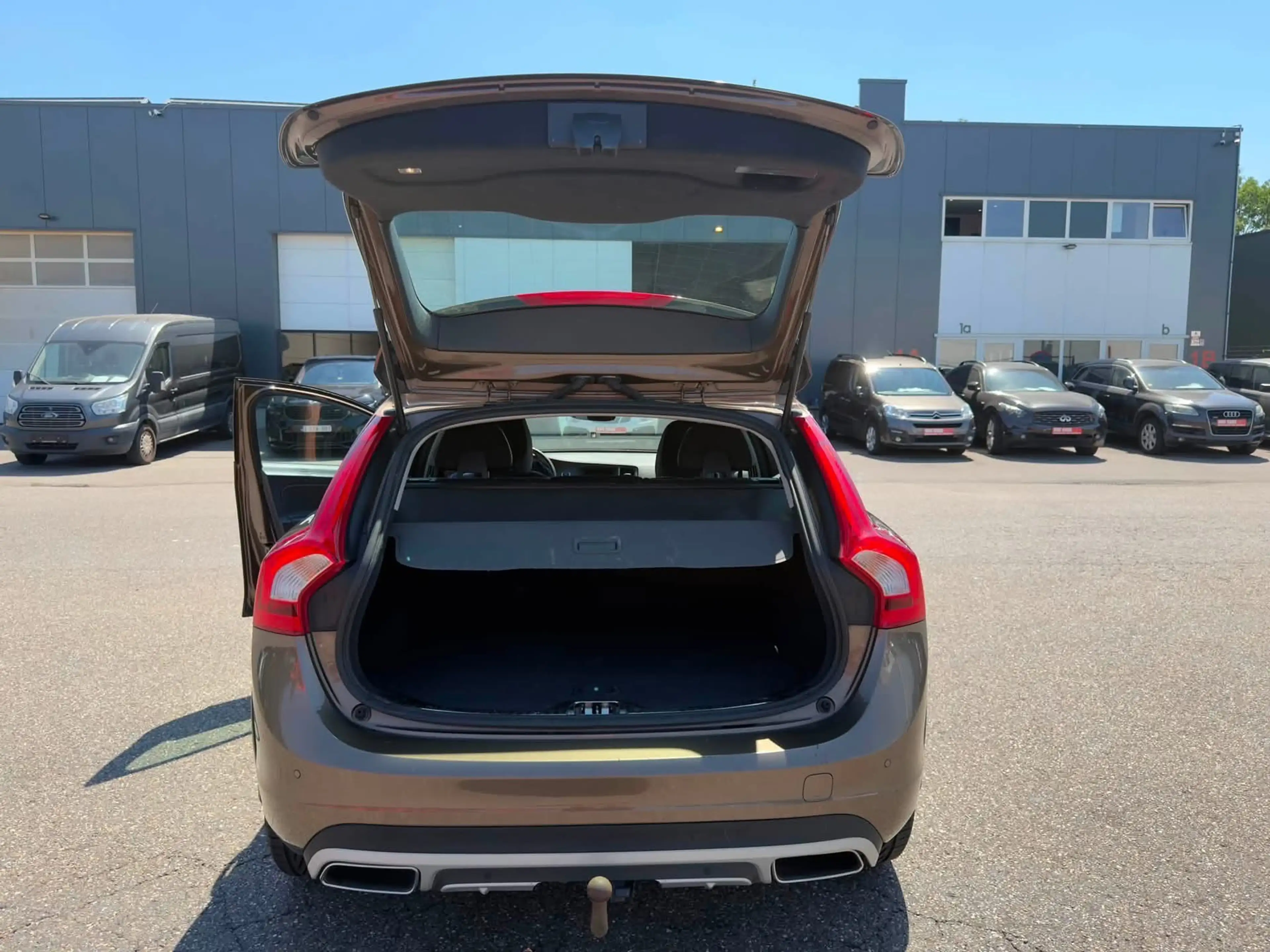 Volvo V60 Cross Country V60 Cross Country 2.0 D3 Kinetic — photo 13