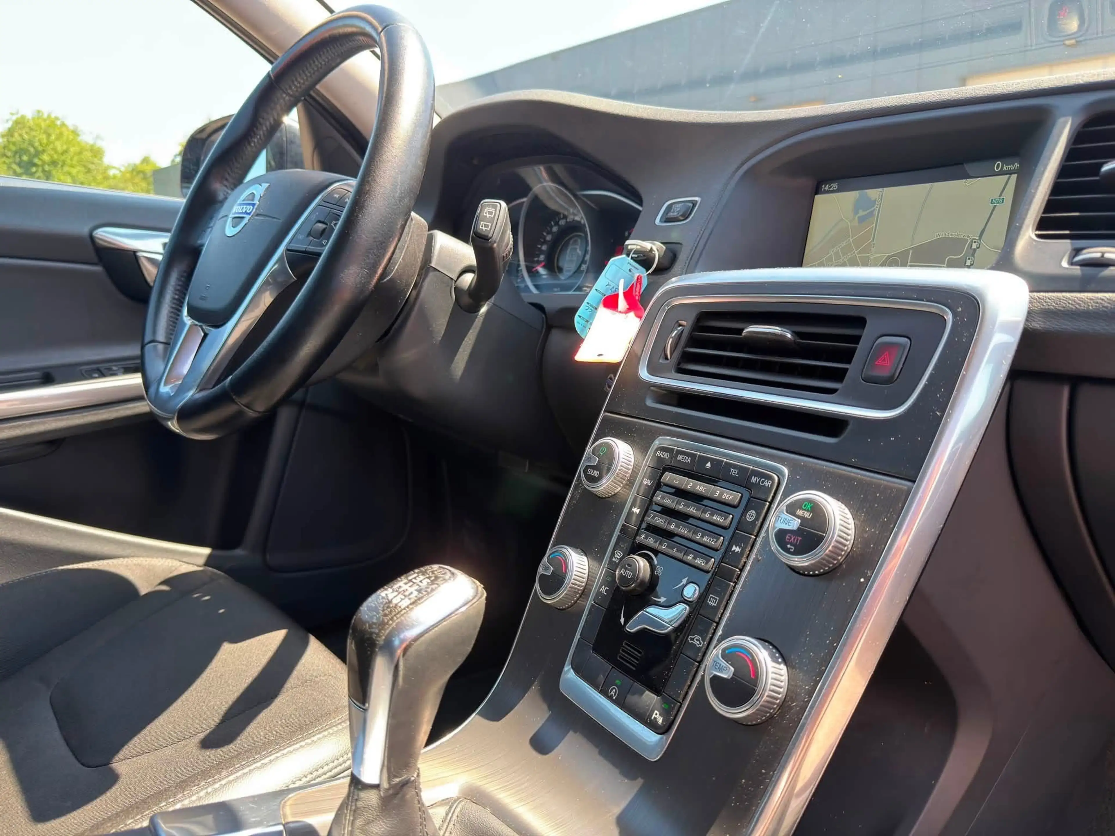 Volvo V60 Cross Country V60 Cross Country 2.0 D3 Kinetic — photo 21