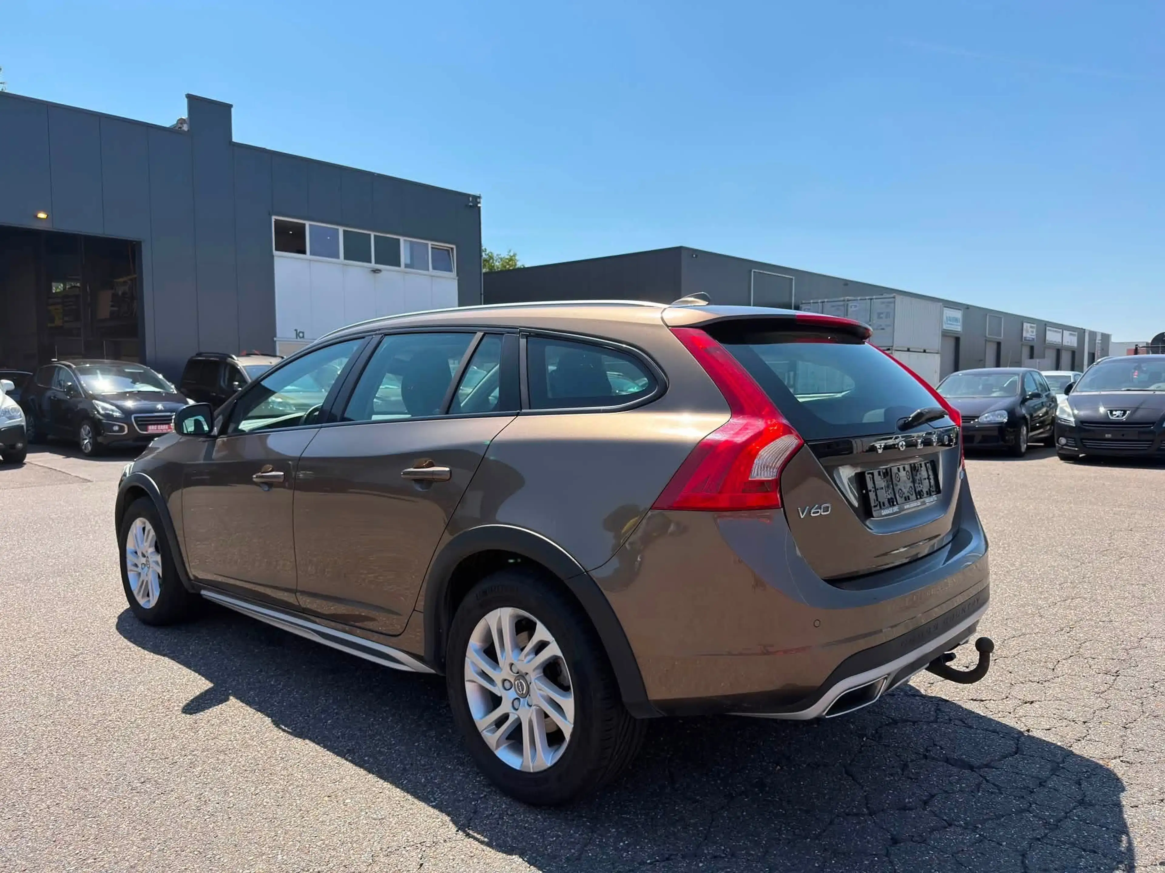 Volvo V60 Cross Country V60 Cross Country 2.0 D3 Kinetic — photo 7