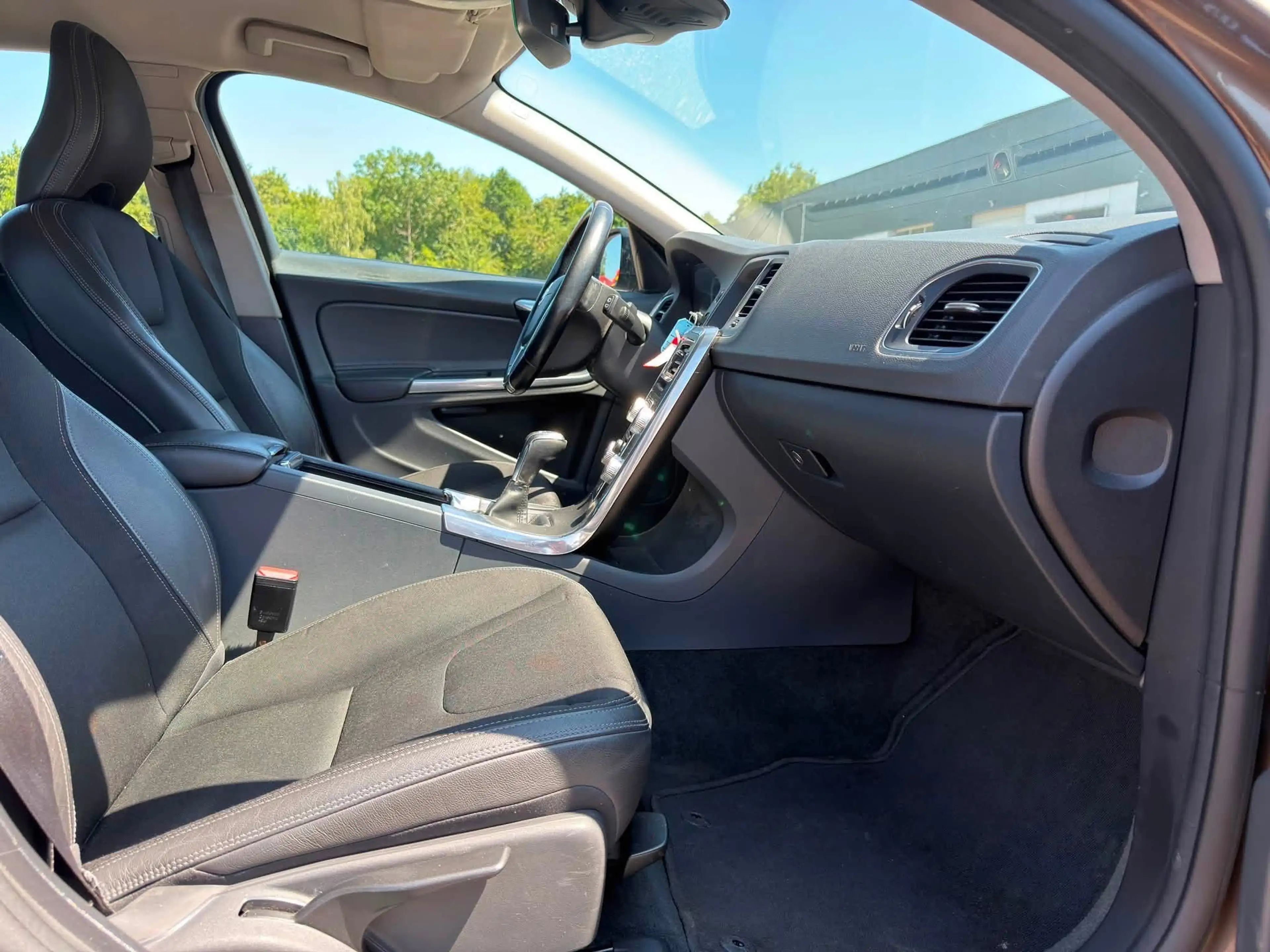 Volvo V60 Cross Country V60 Cross Country 2.0 D3 Kinetic — photo 9